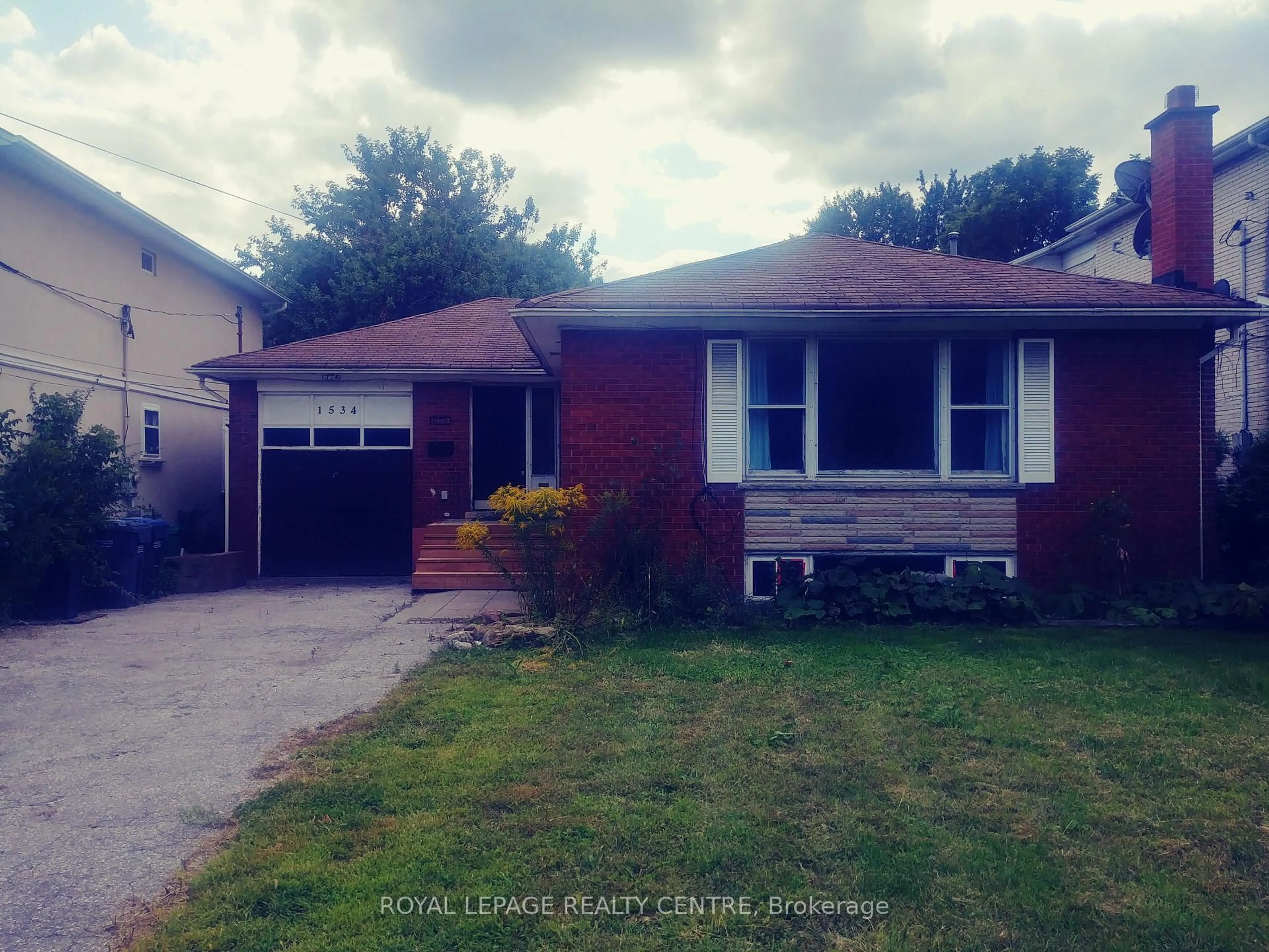 Unknown for 1534 Cawthra Rd, Mississauga Ontario L5G 4L3