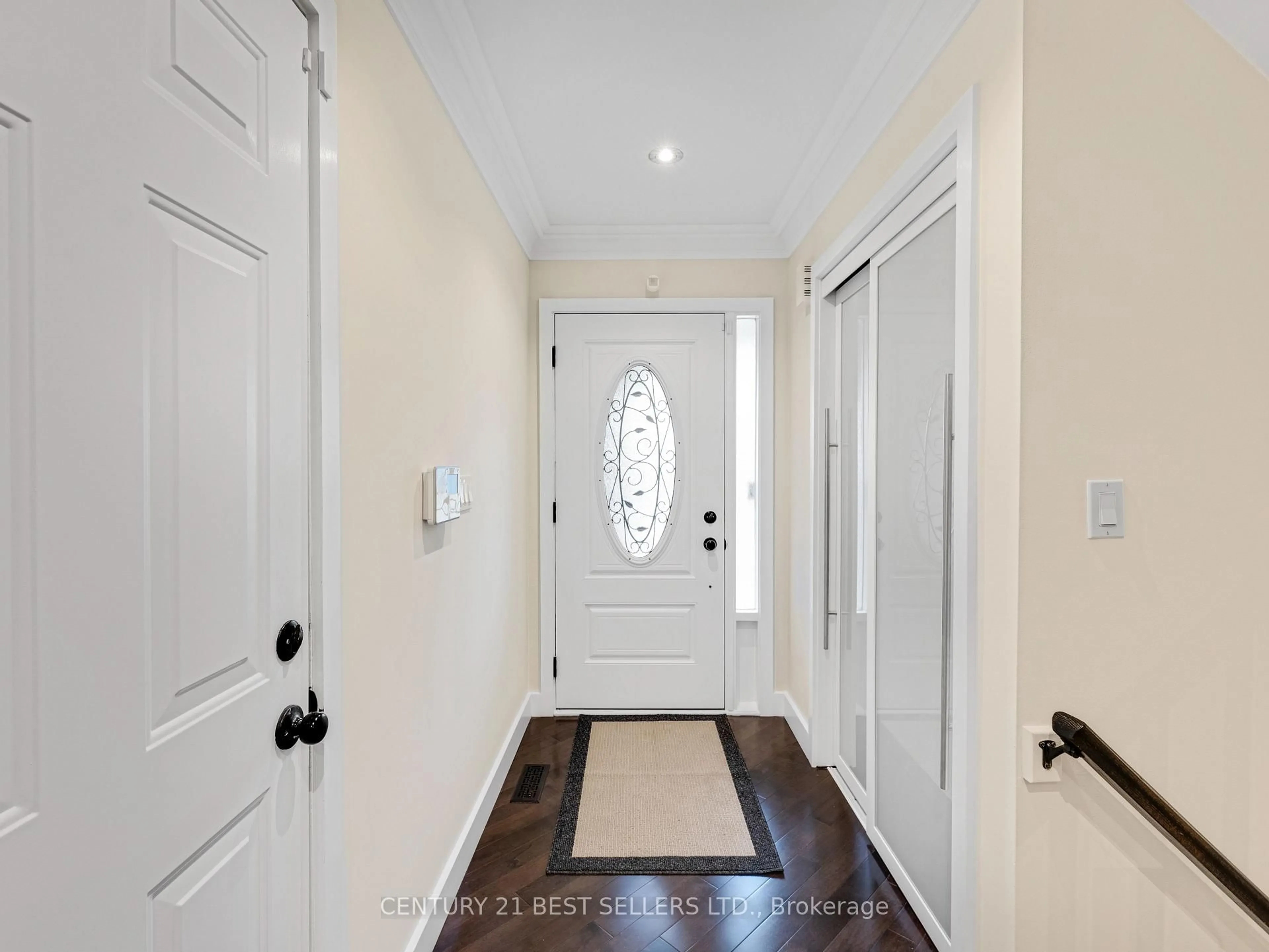 Indoor entryway for 643 Porter Way, Milton Ontario L9T 5W2