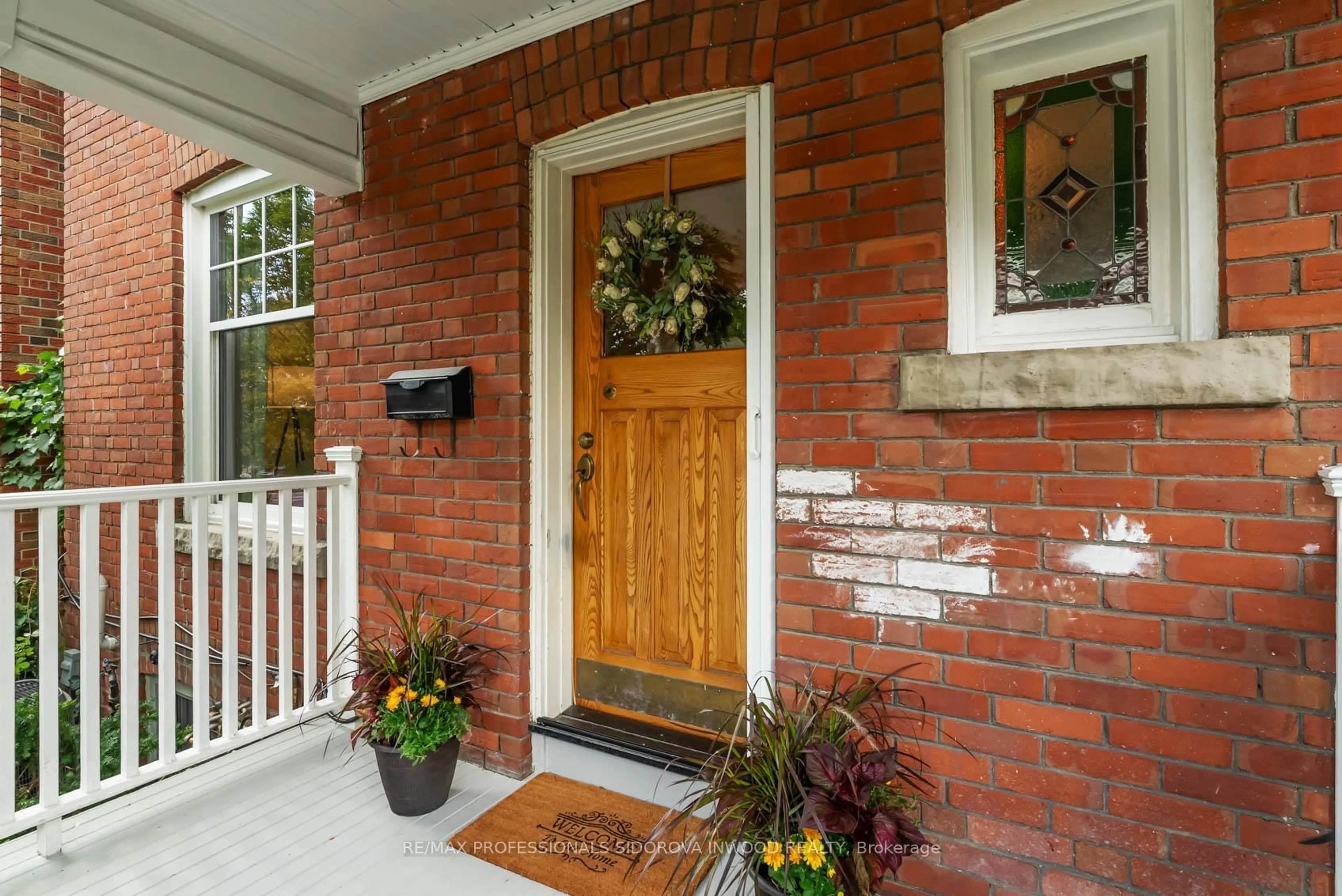Indoor entryway for 222 Pacific Ave, Toronto Ontario M6P 2P5