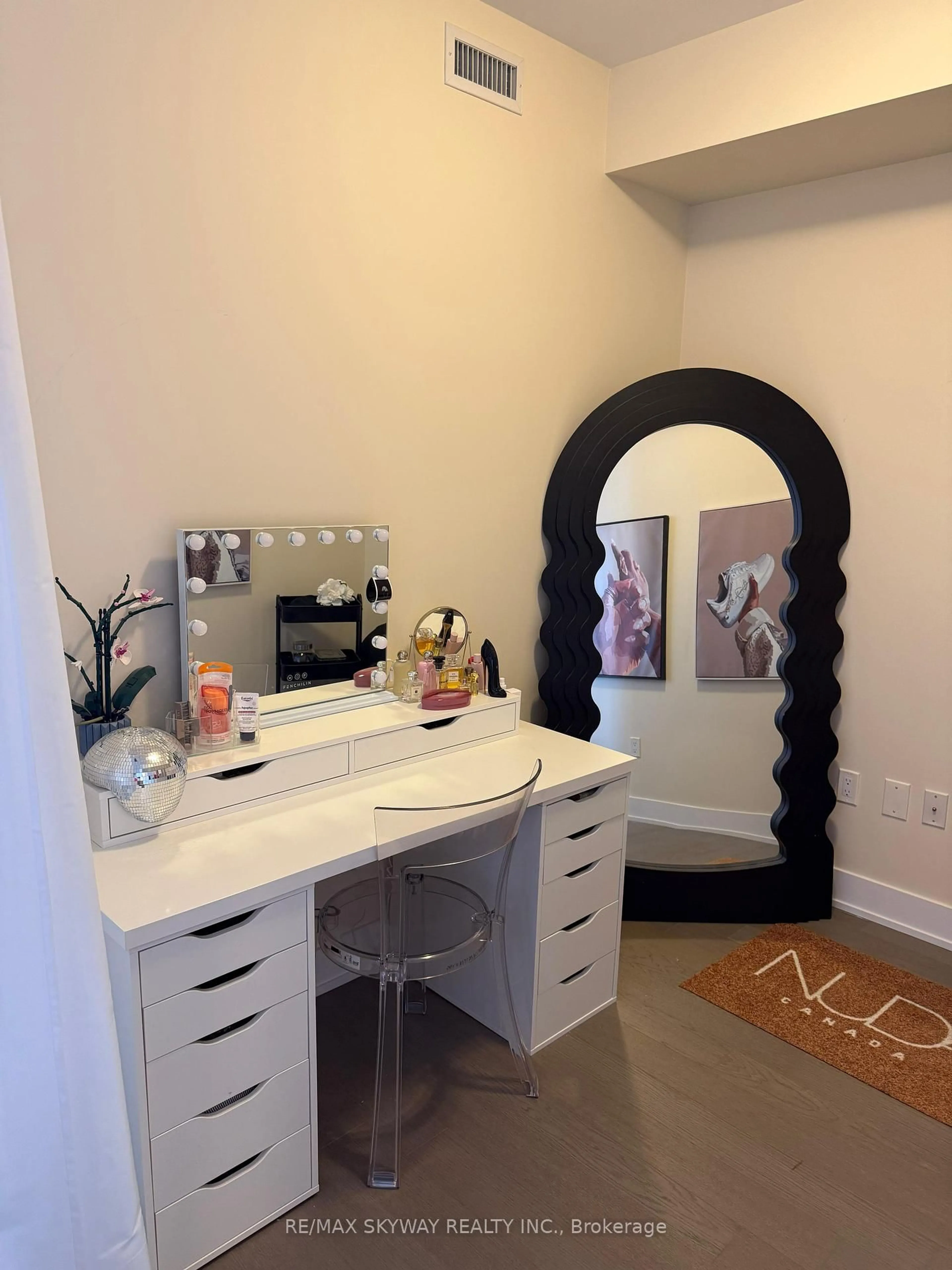 A pic of a room for 4511 Shore Breeze Dr, Toronto Ontario M8V 0J1