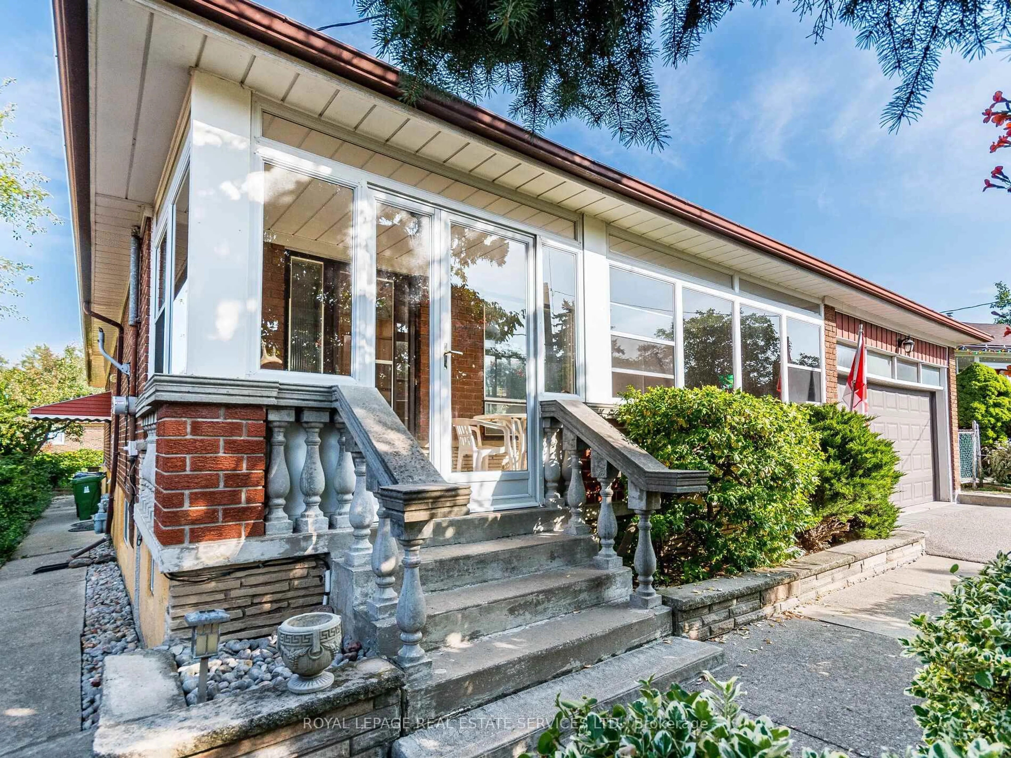 Home with vinyl exterior material, street for 14 Austrey Crt, Toronto Ontario M3M 1Y4