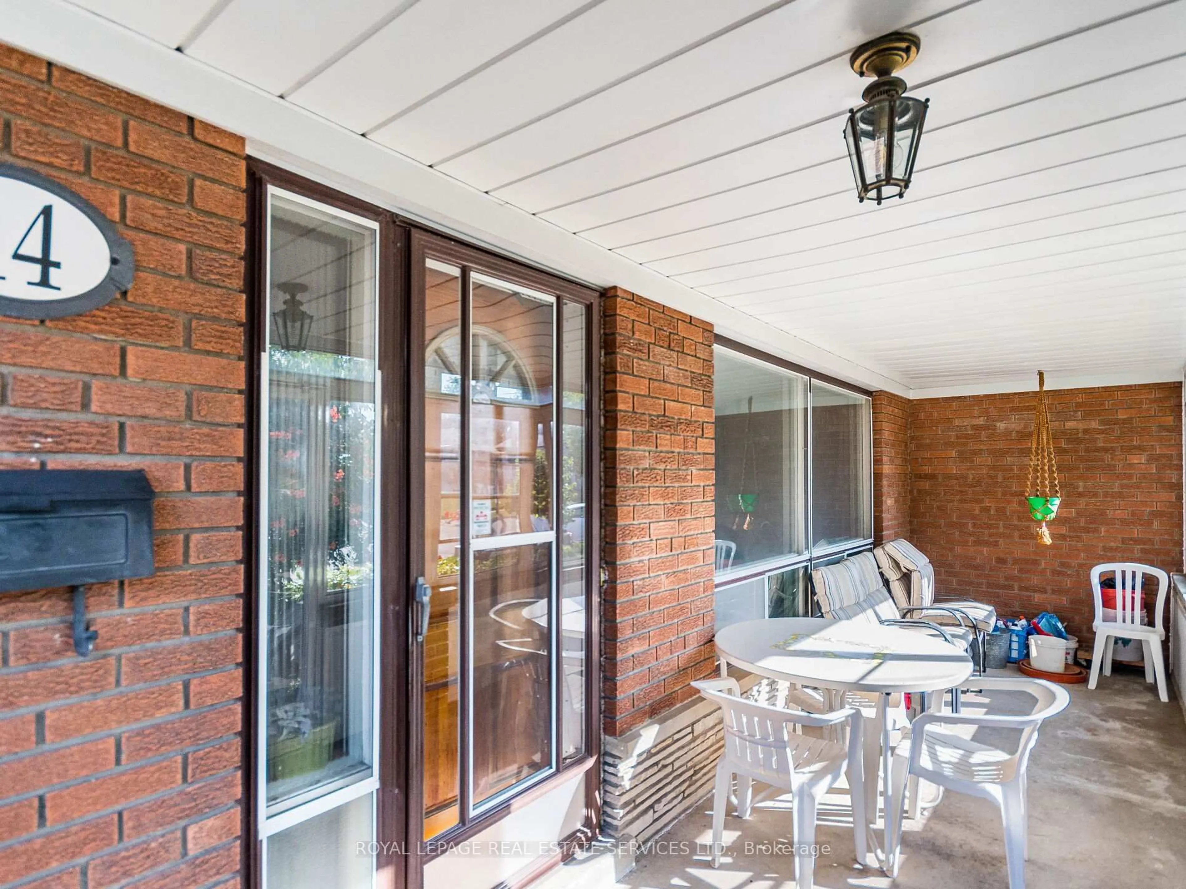 Patio, street for 14 Austrey Crt, Toronto Ontario M3M 1Y4