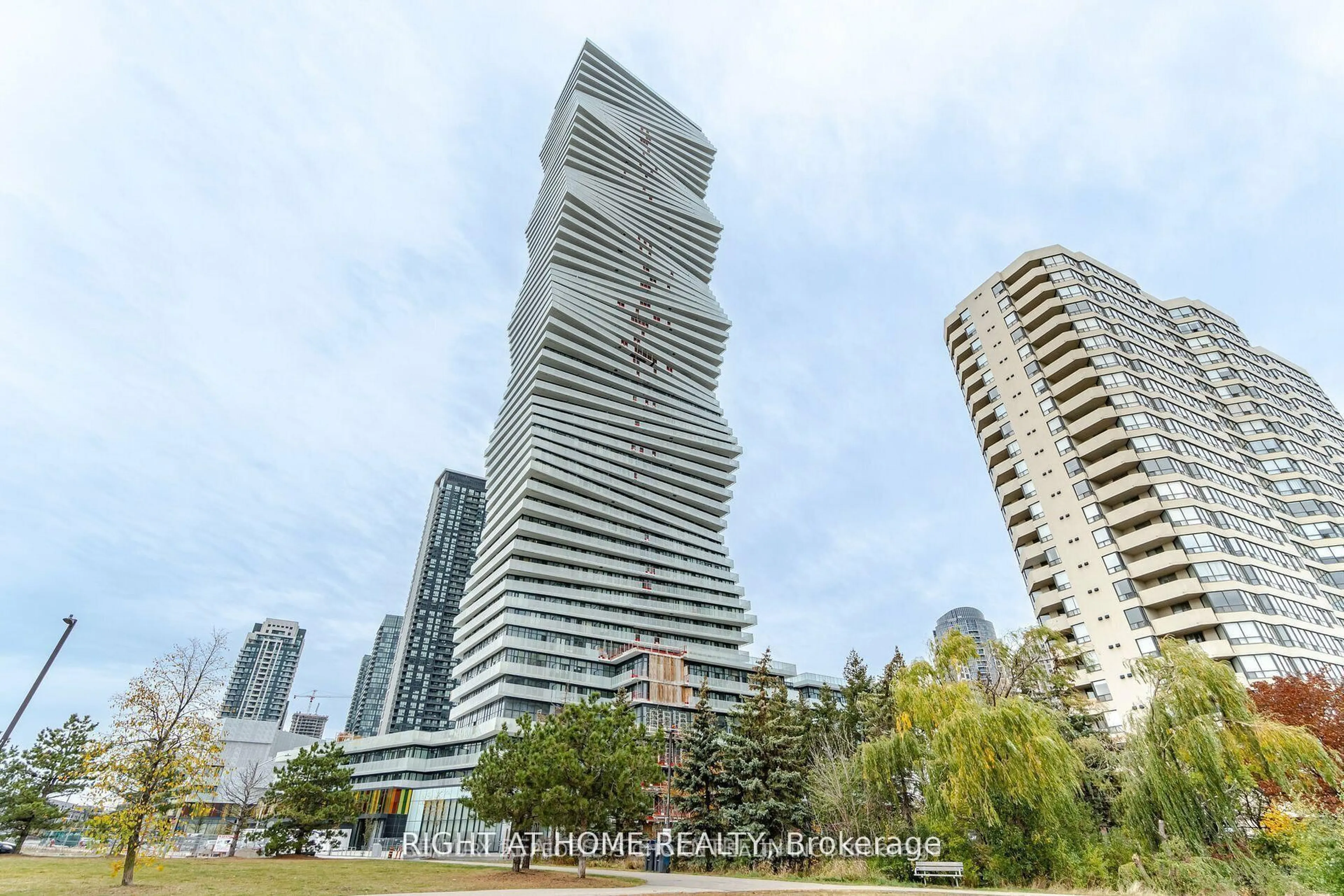 Blurry image for 3883 Quartz Rd #1203, Mississauga Ontario L5B 0M4
