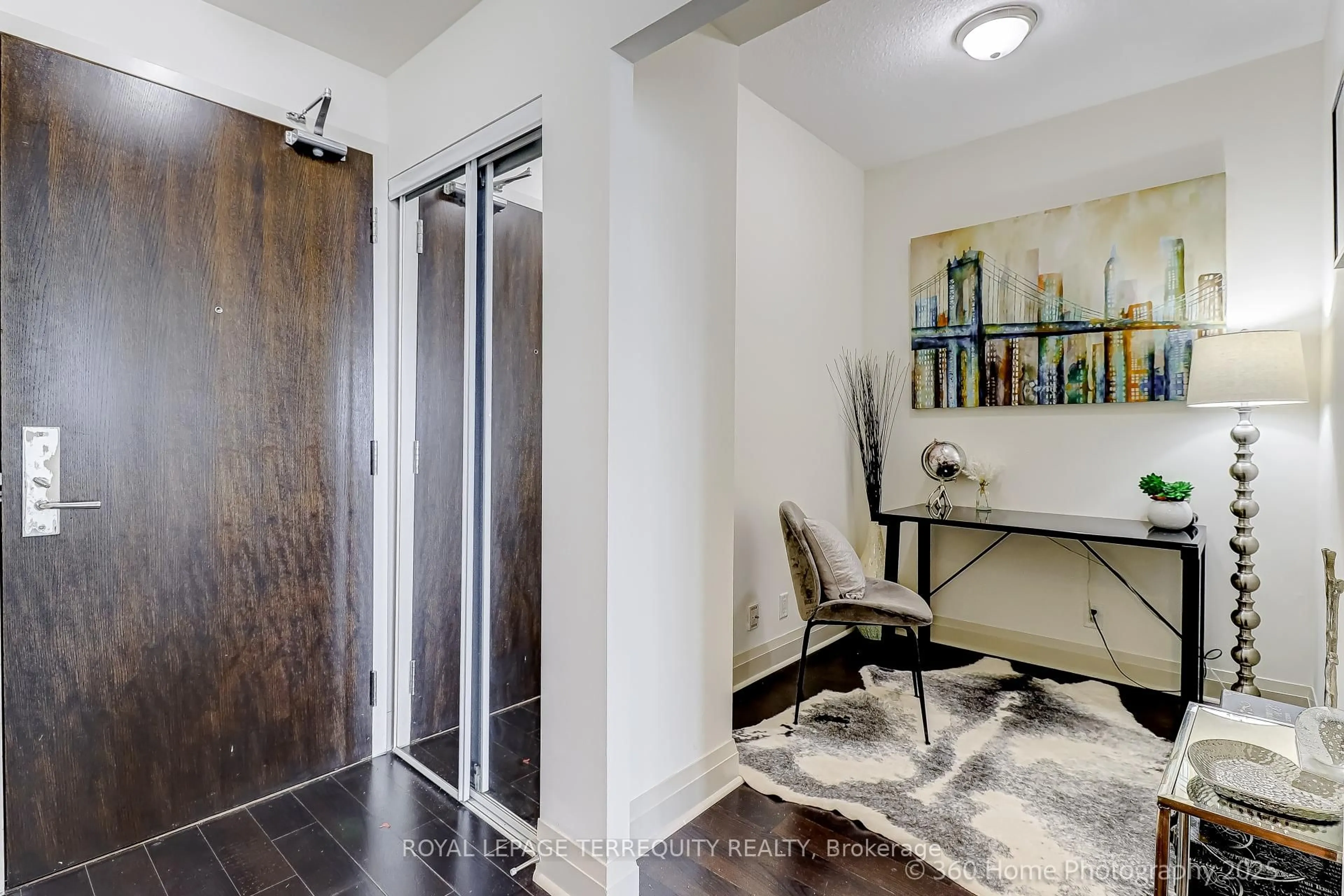 Indoor entryway for 1185 The Queensway #716, Toronto Ontario M8Z 0C6