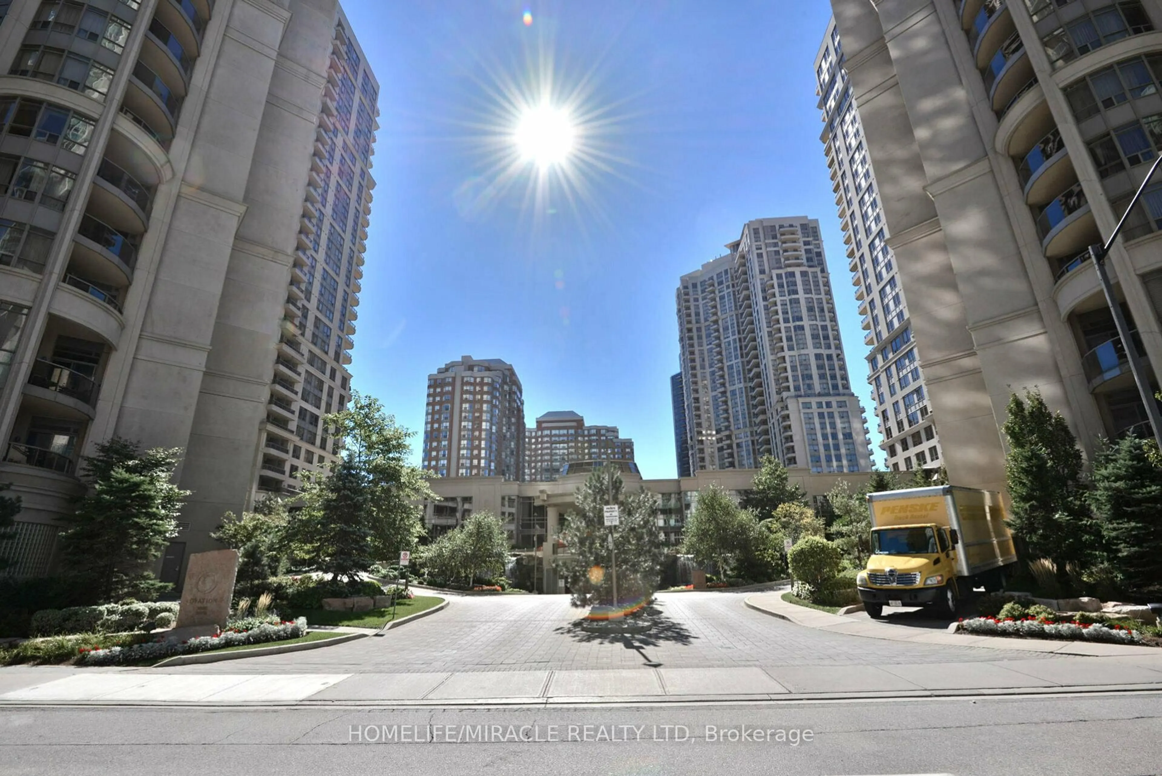 Unknown for 3880 Duke Of York Blvd #807, Mississauga Ontario L5B 4M7
