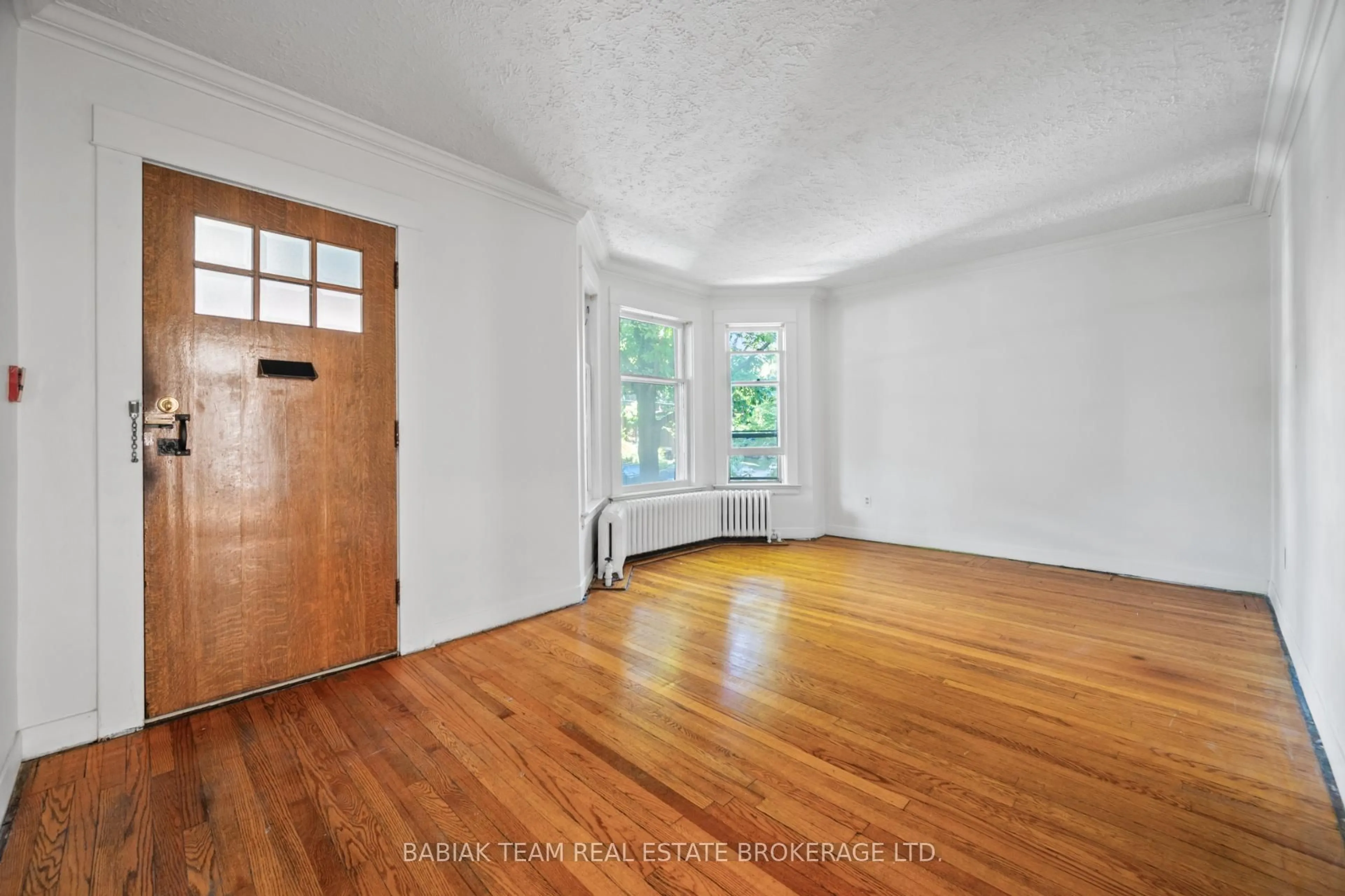 A pic of a room for 310 Sunnyside Ave, Toronto Ontario M6R 2R2