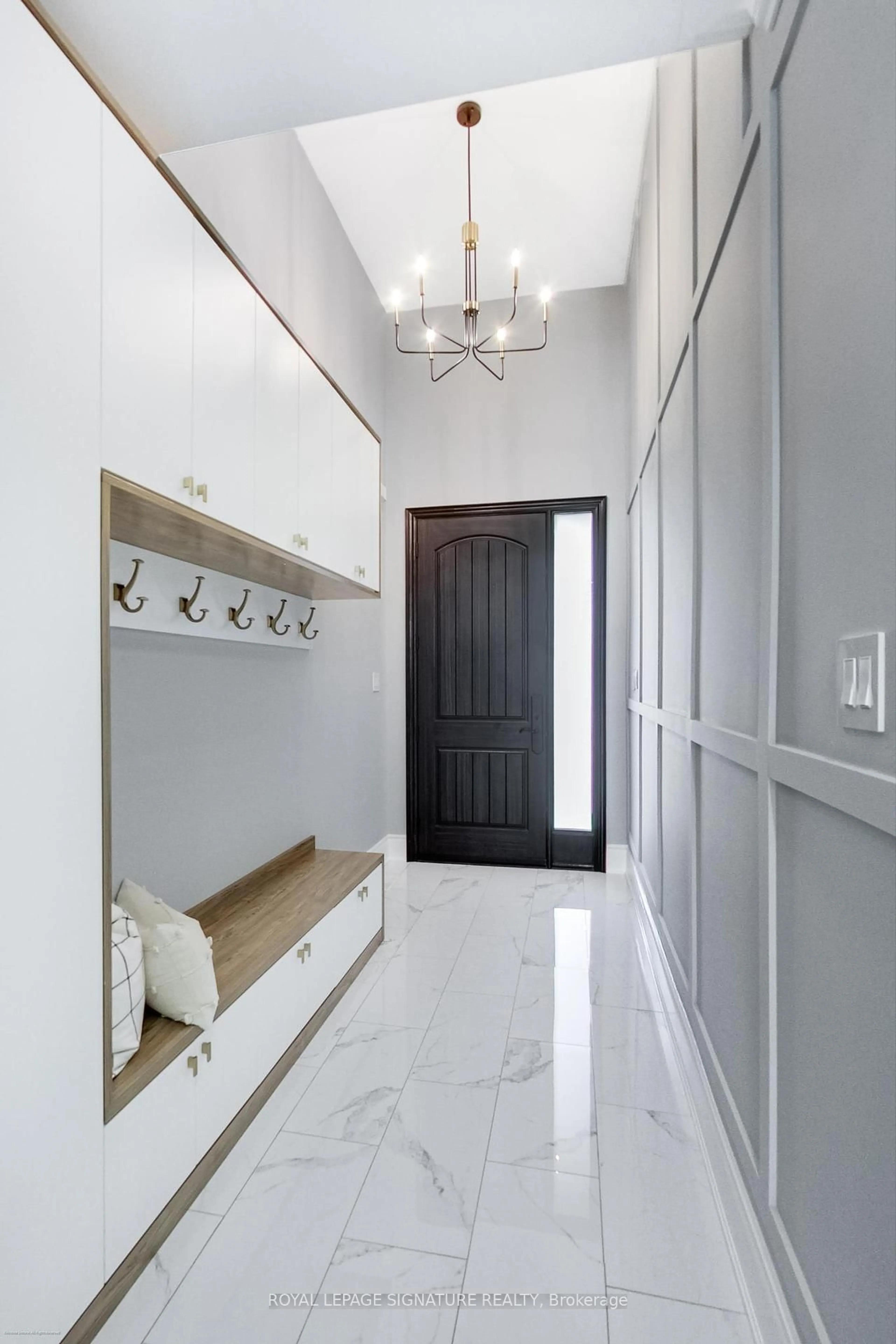 Indoor entryway for 15A Owen Dr, Toronto Ontario M8W 1W8