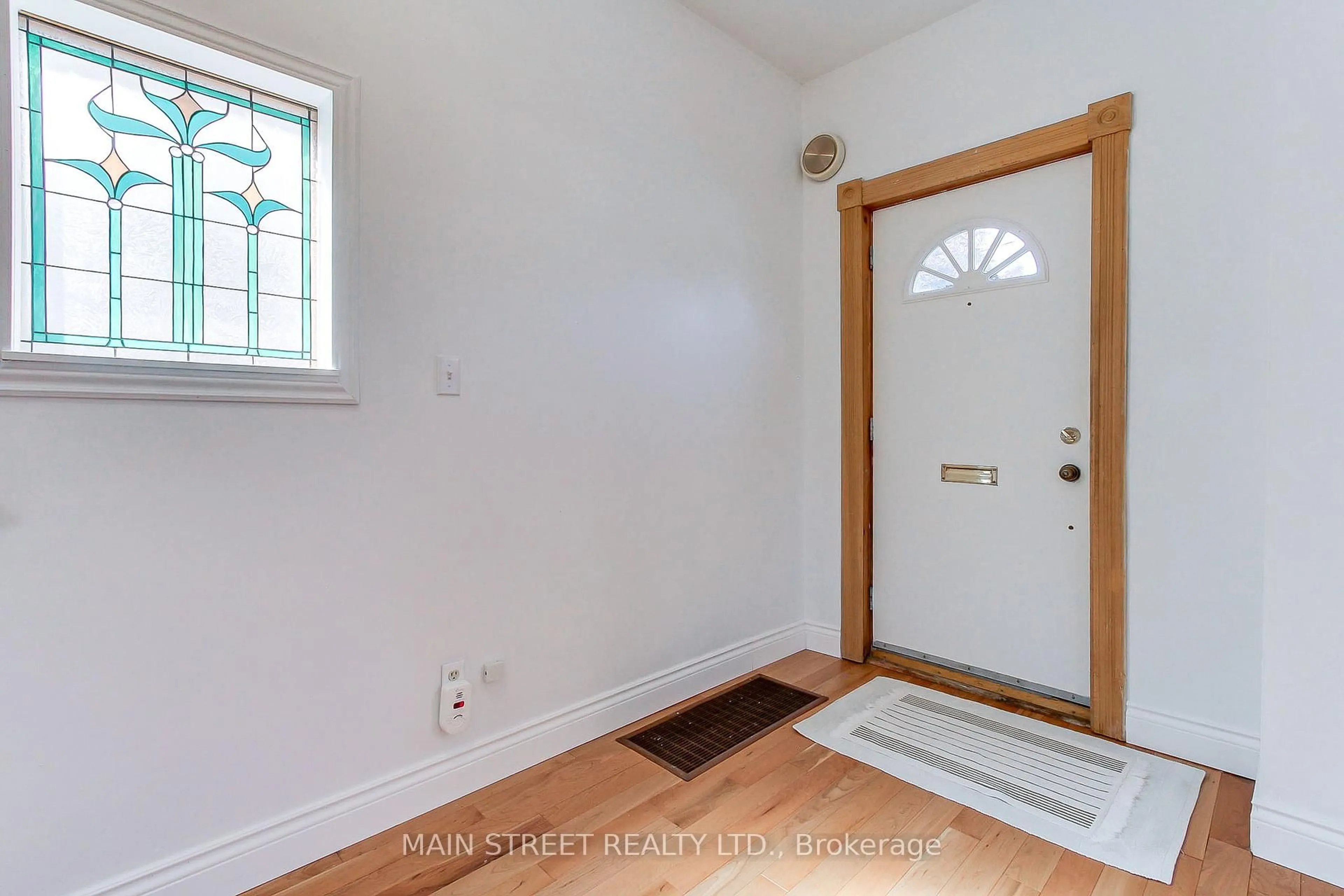 Indoor entryway for 79 Simpson Ave, Toronto Ontario M8Z 1E4