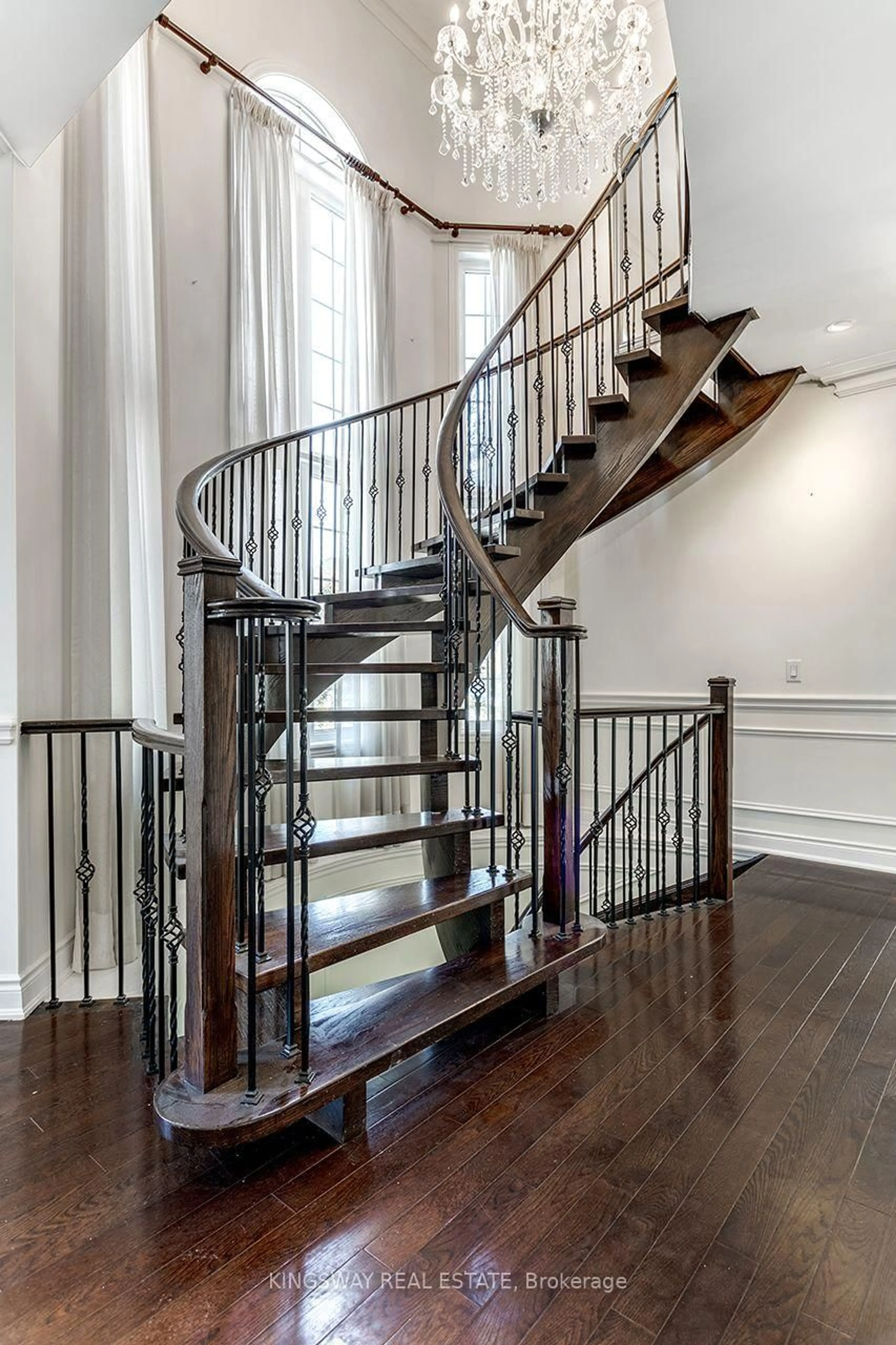 Stairs for 9 Scotchmere Cres, Brampton Ontario L6P 3A6