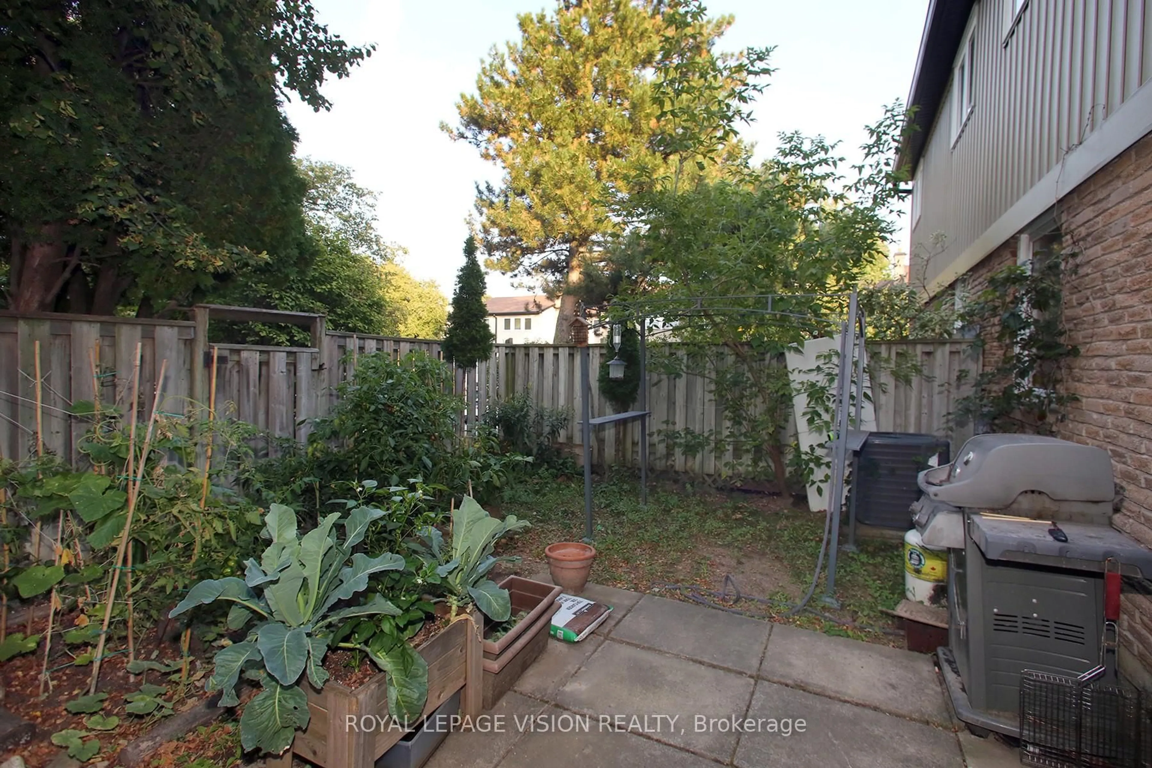 Patio, street for 7080 Copenhagen Rd #64, Mississauga Ontario L5N 2C9
