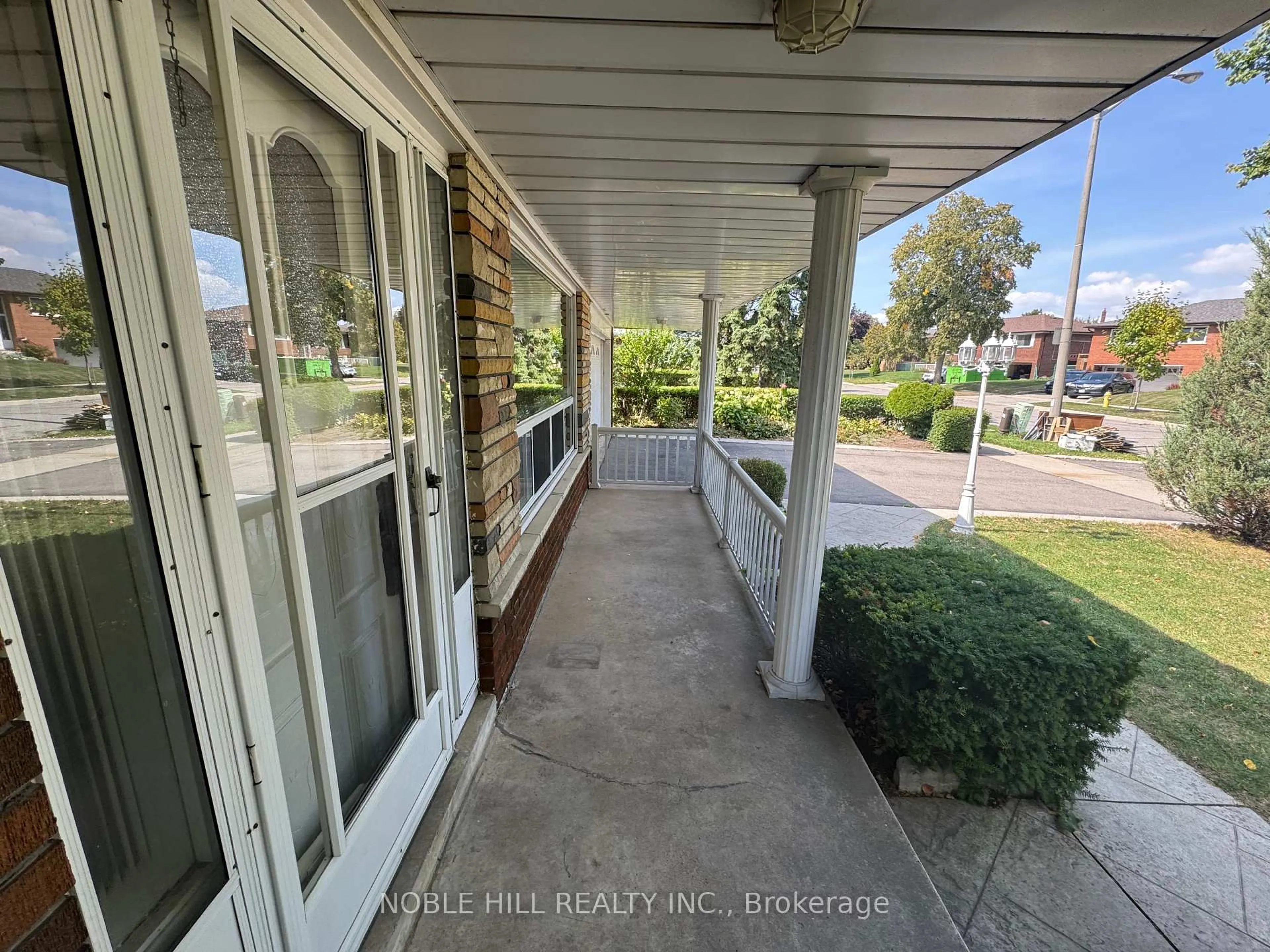 Indoor entryway for 26 Canerouth Dr, Toronto Ontario M9C 3R5