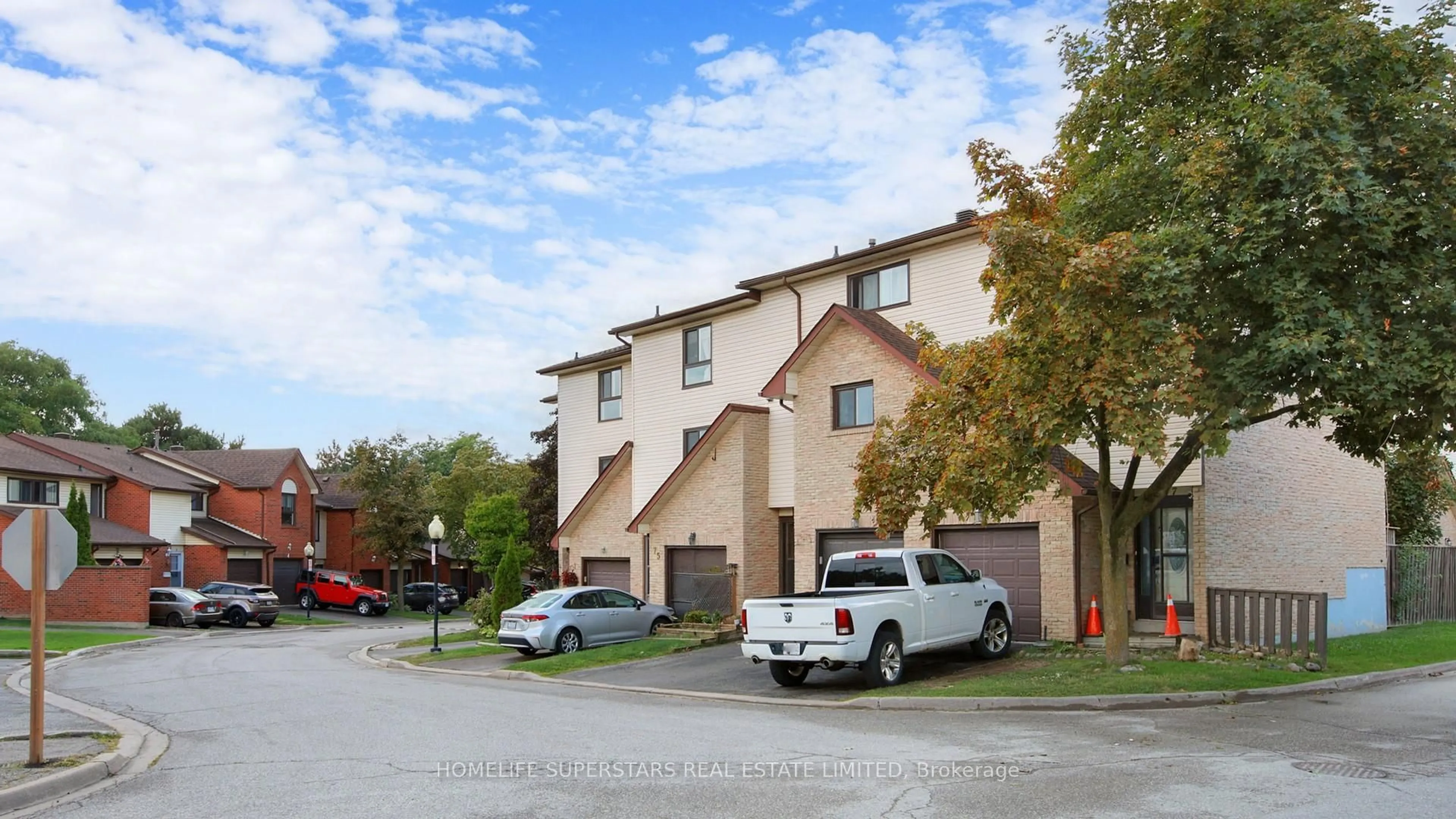 Patio, street for 76 Collins Cres, Brampton Ontario L6V 3N1
