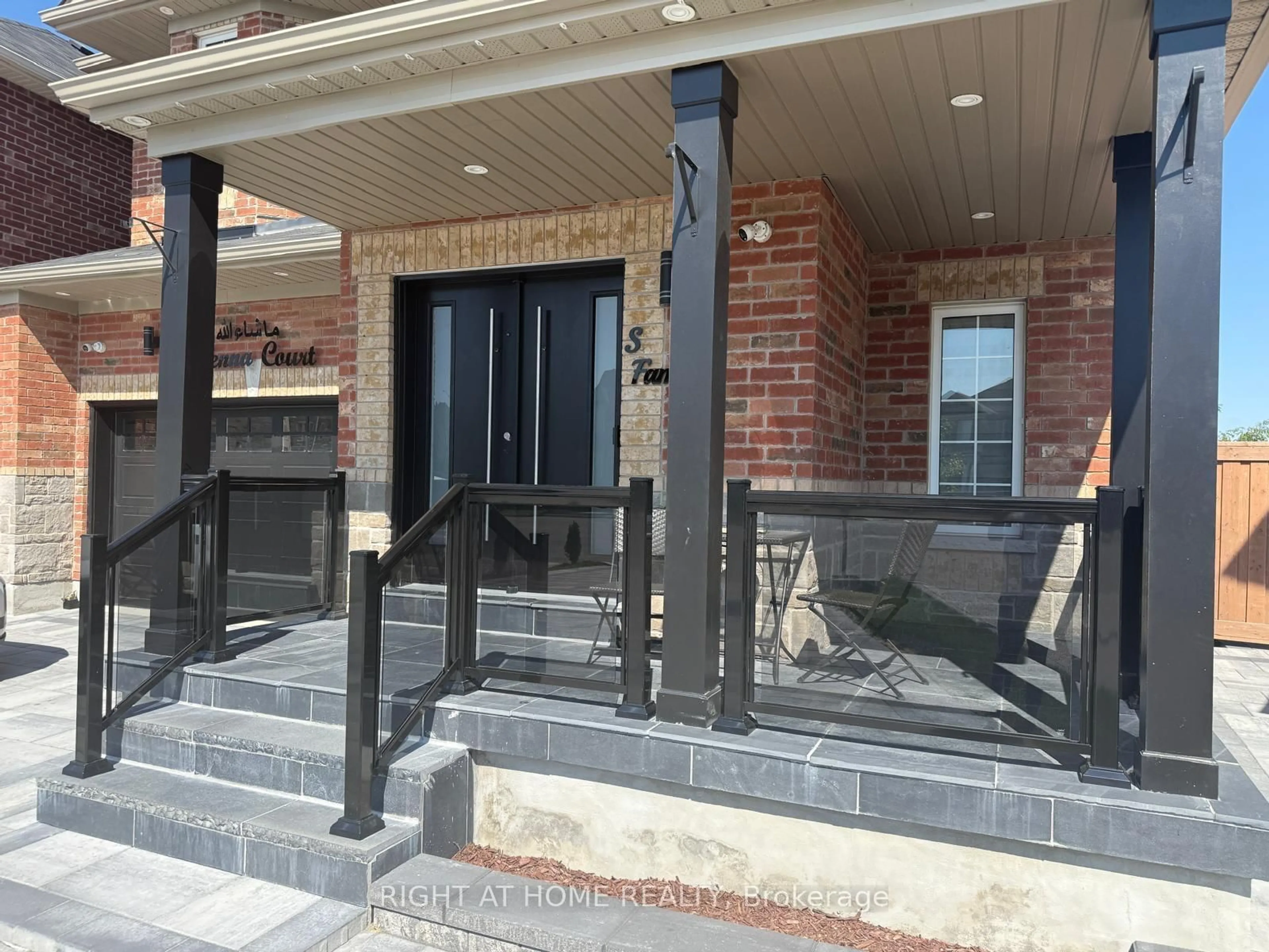 Unknown for 6 Jenna Crt, Brampton Ontario L6R 3P5