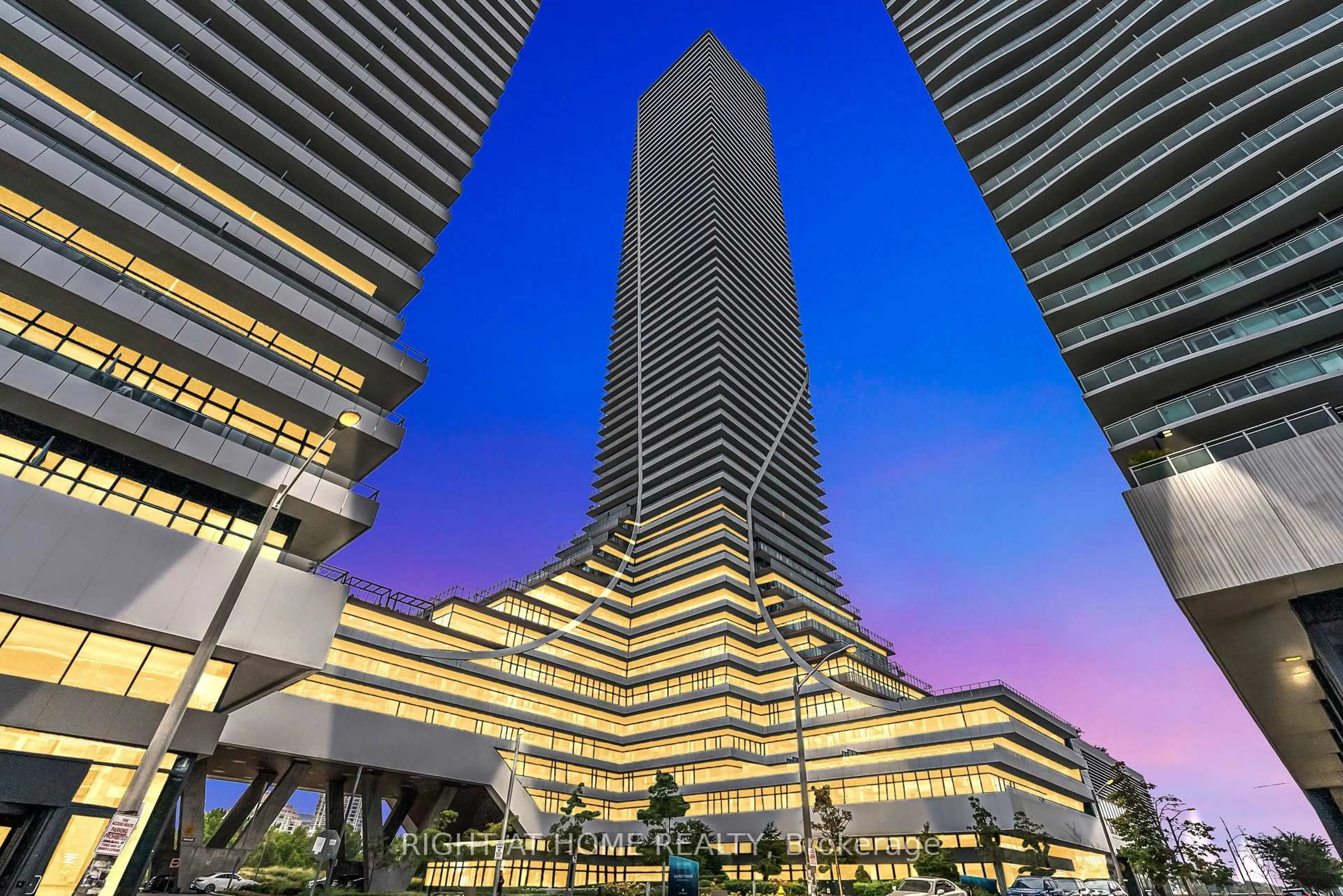Indoor foyer for 30 Shore Breeze Dr #4810, Toronto Ontario M8V 1A1