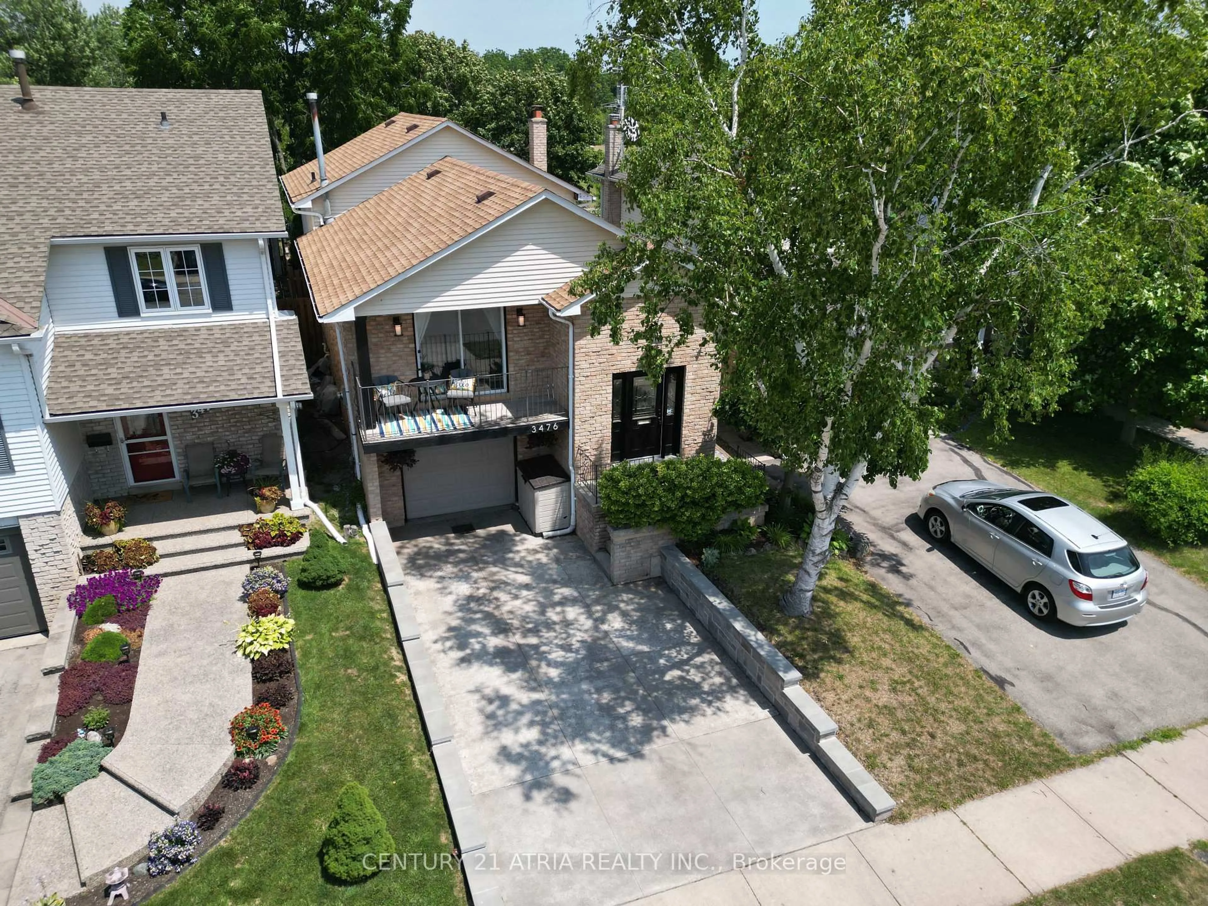 A pic from outside/outdoor area/front of a property/back of a property/a pic from drone, street for 3476 Hannibal Rd, Burlington Ontario L7M 1Z6