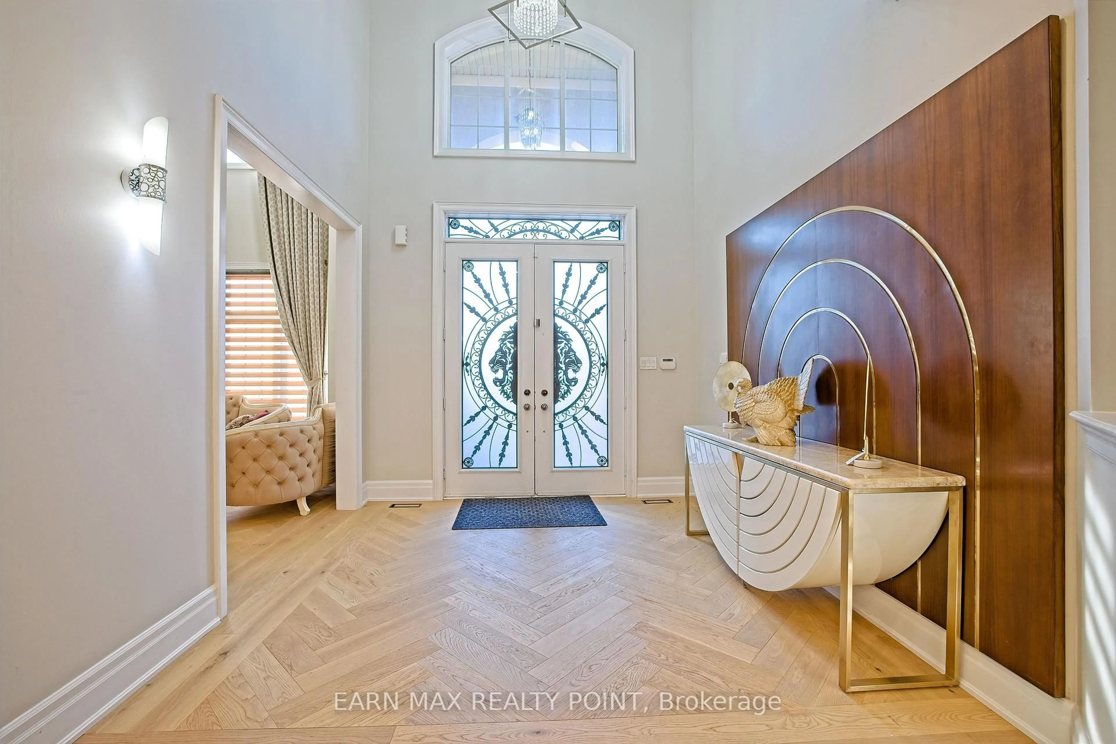 Indoor entryway for 9 Lauderhill Rd, Brampton Ontario L6P 2Z1
