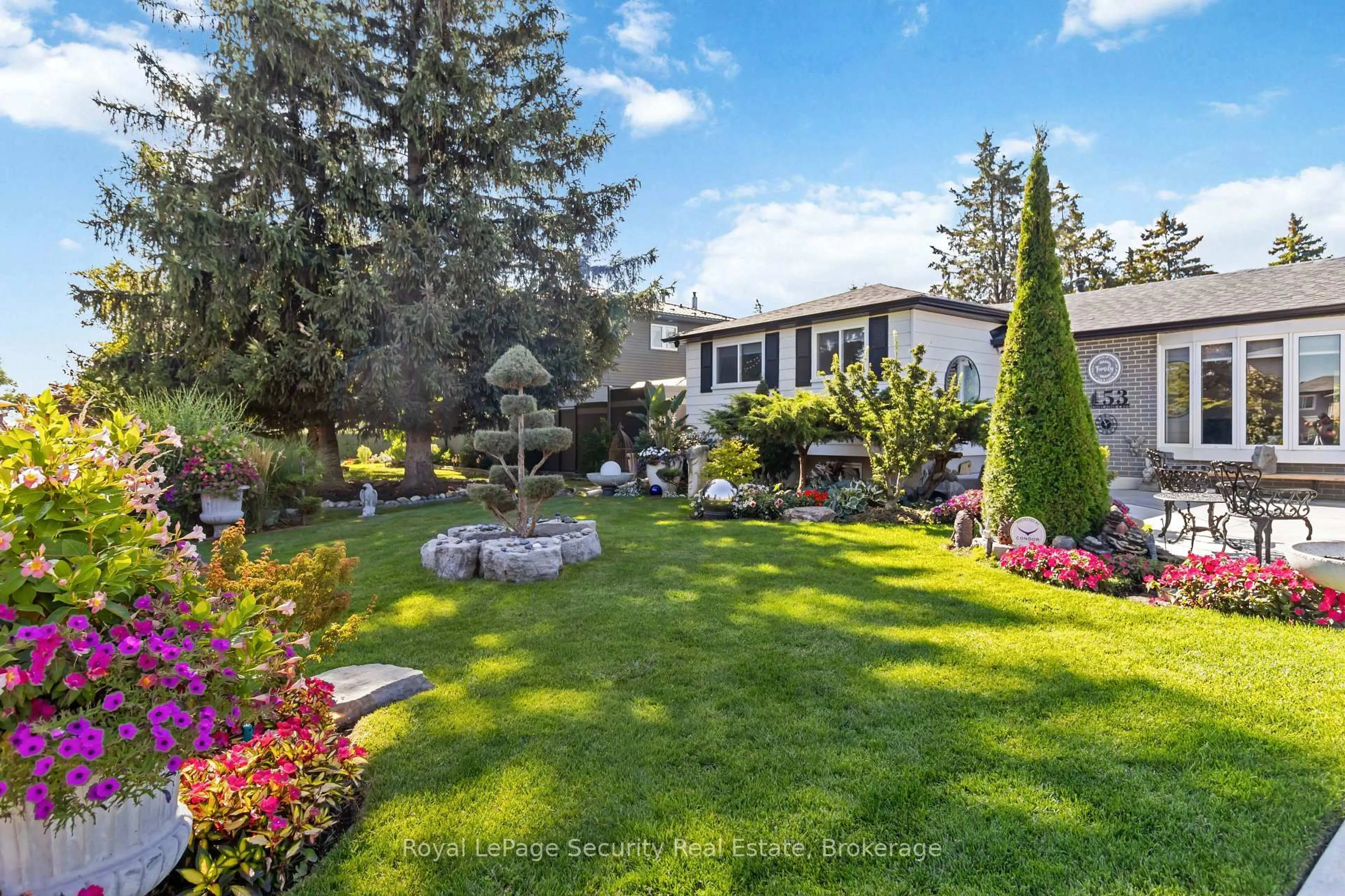Patio, unknown for 53 Dunblaine Cres, Brampton Ontario L6T 3H1
