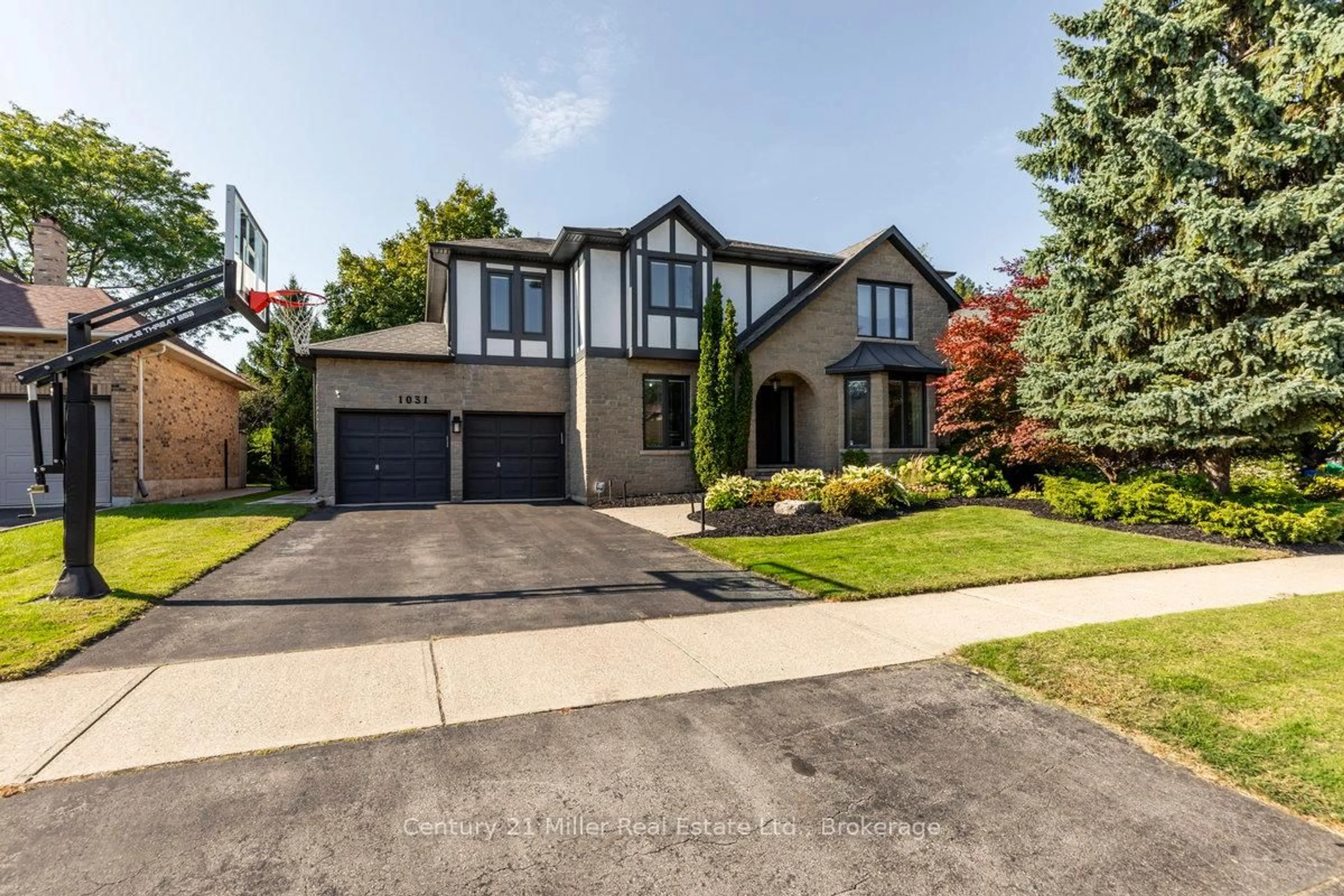 Home with brick exterior material, street for 1031 Masters Green, Oakville Ontario L6M 2N8