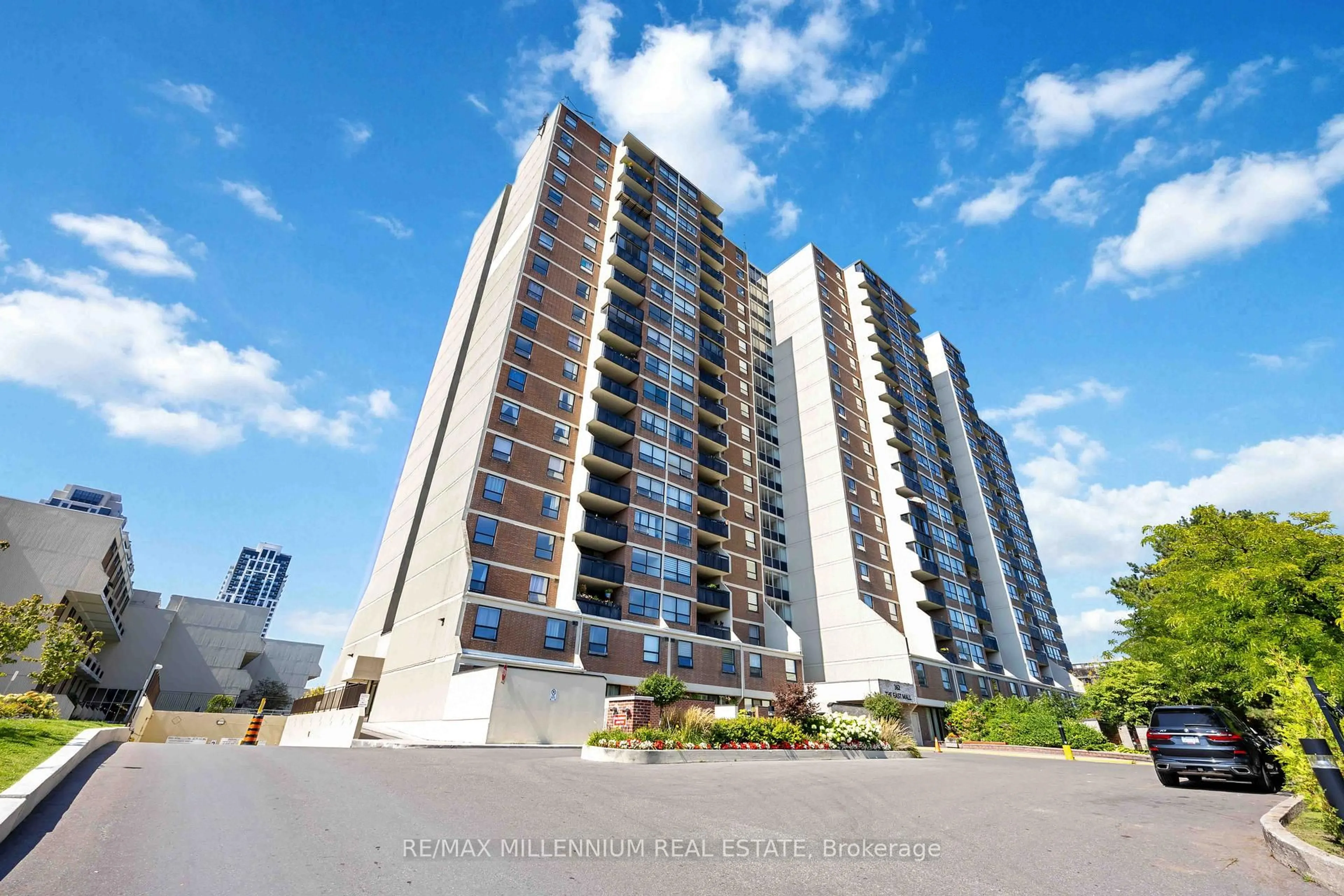 A pic from outside/outdoor area/front of a property/back of a property/a pic from drone, building for 362 The East Mall #1907, Toronto Ontario M9B 6C4