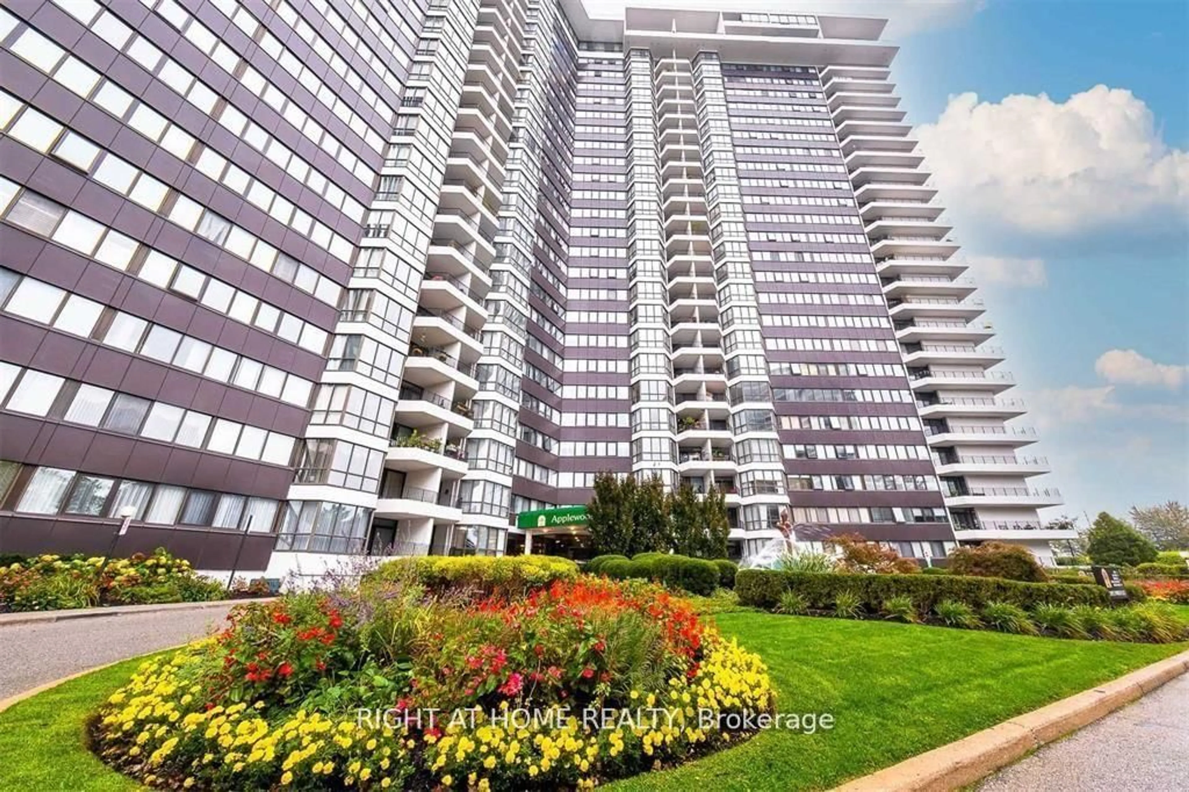 Unknown for 1333 Bloor St #1018, Mississauga Ontario L4Y 3T6