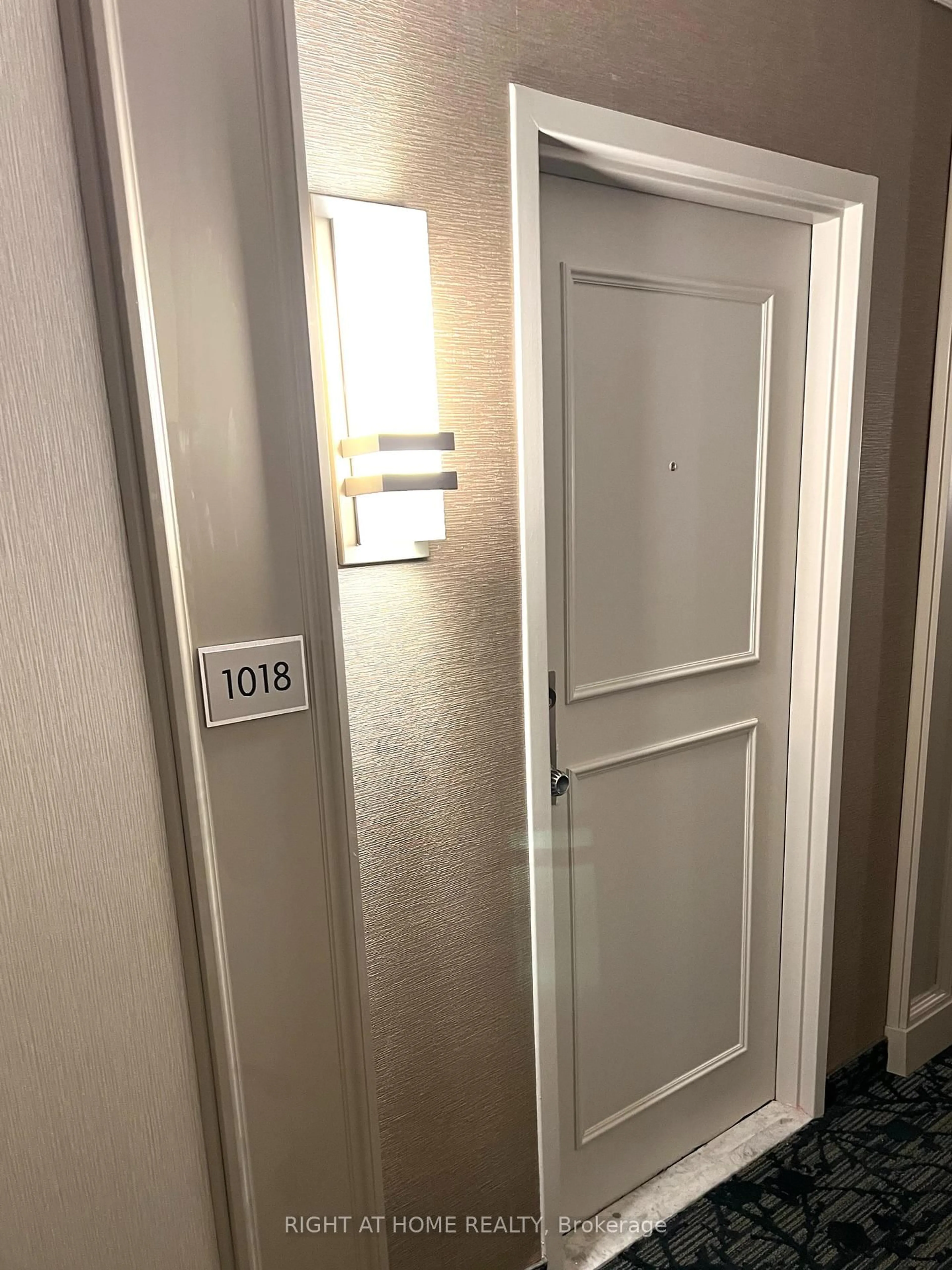 Unknown for 1333 Bloor St #1018, Mississauga Ontario L4Y 3T6