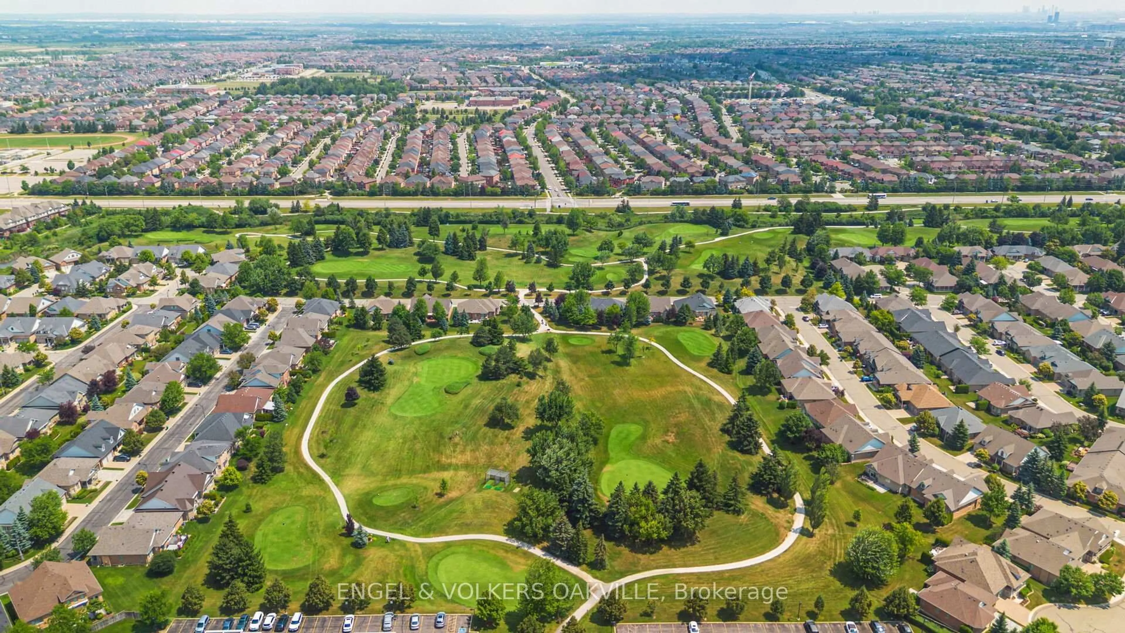 A pic from outside/outdoor area/front of a property/back of a property/a pic from drone, mountain view for 27 Jazzberry Rd #43, Brampton Ontario L6R 3Y4