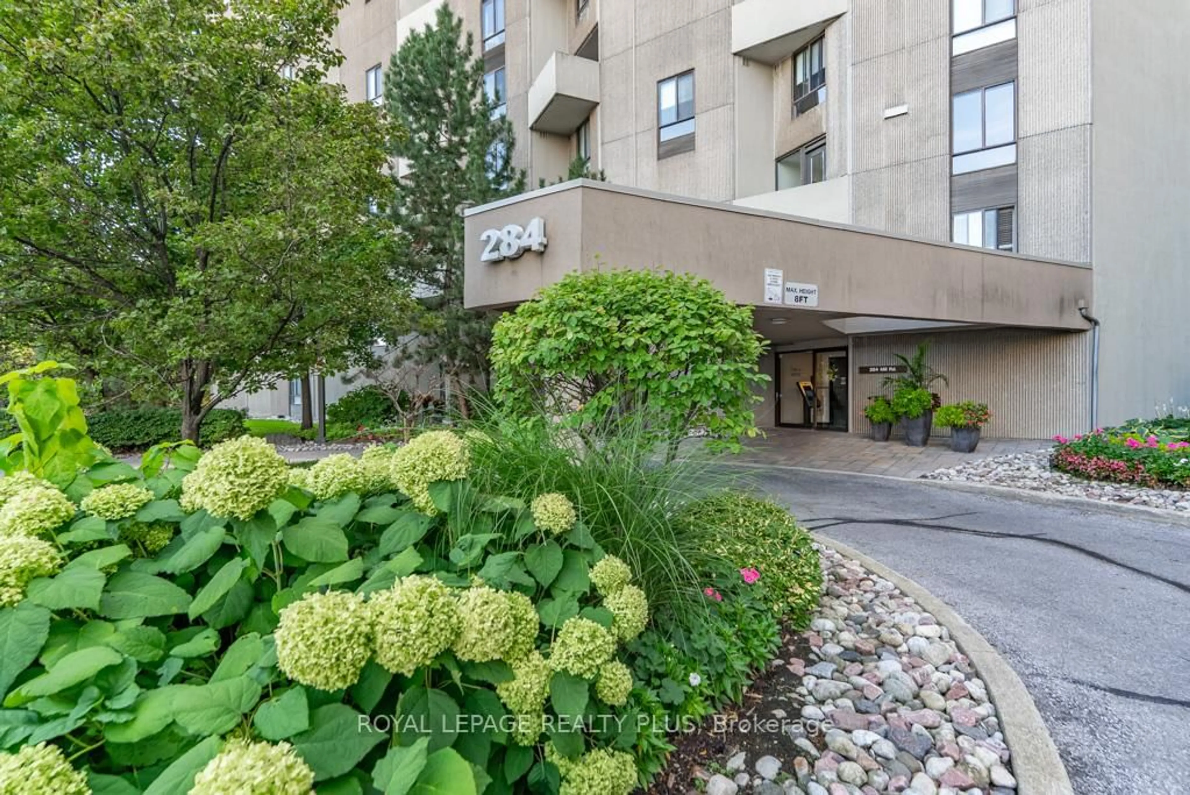 Indoor foyer for 284 Mill Rd #A22, Toronto Ontario M9C 4W6