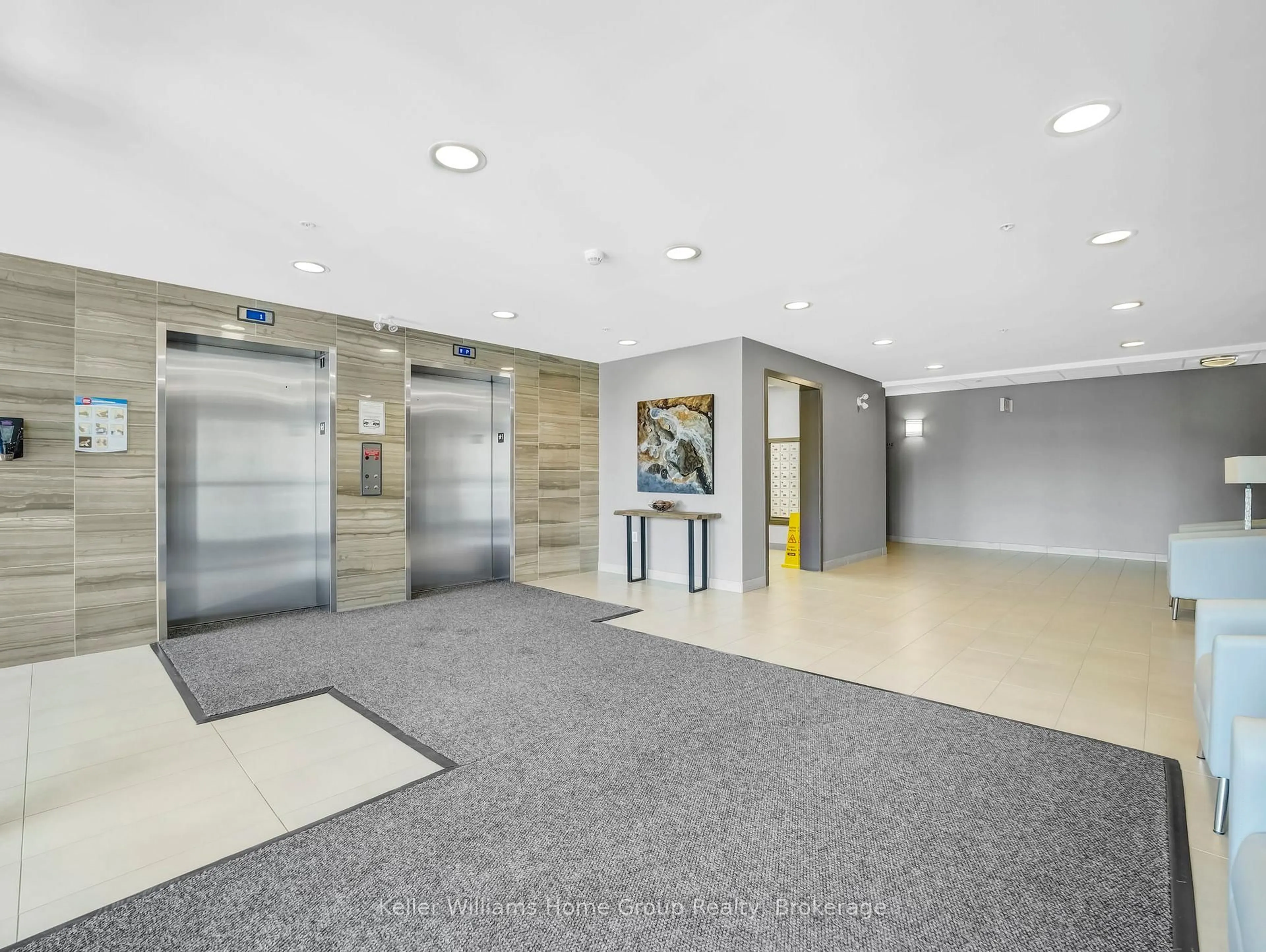 Indoor foyer for 5020 Corporate Dr #308, Burlington Ontario L7L 0H7