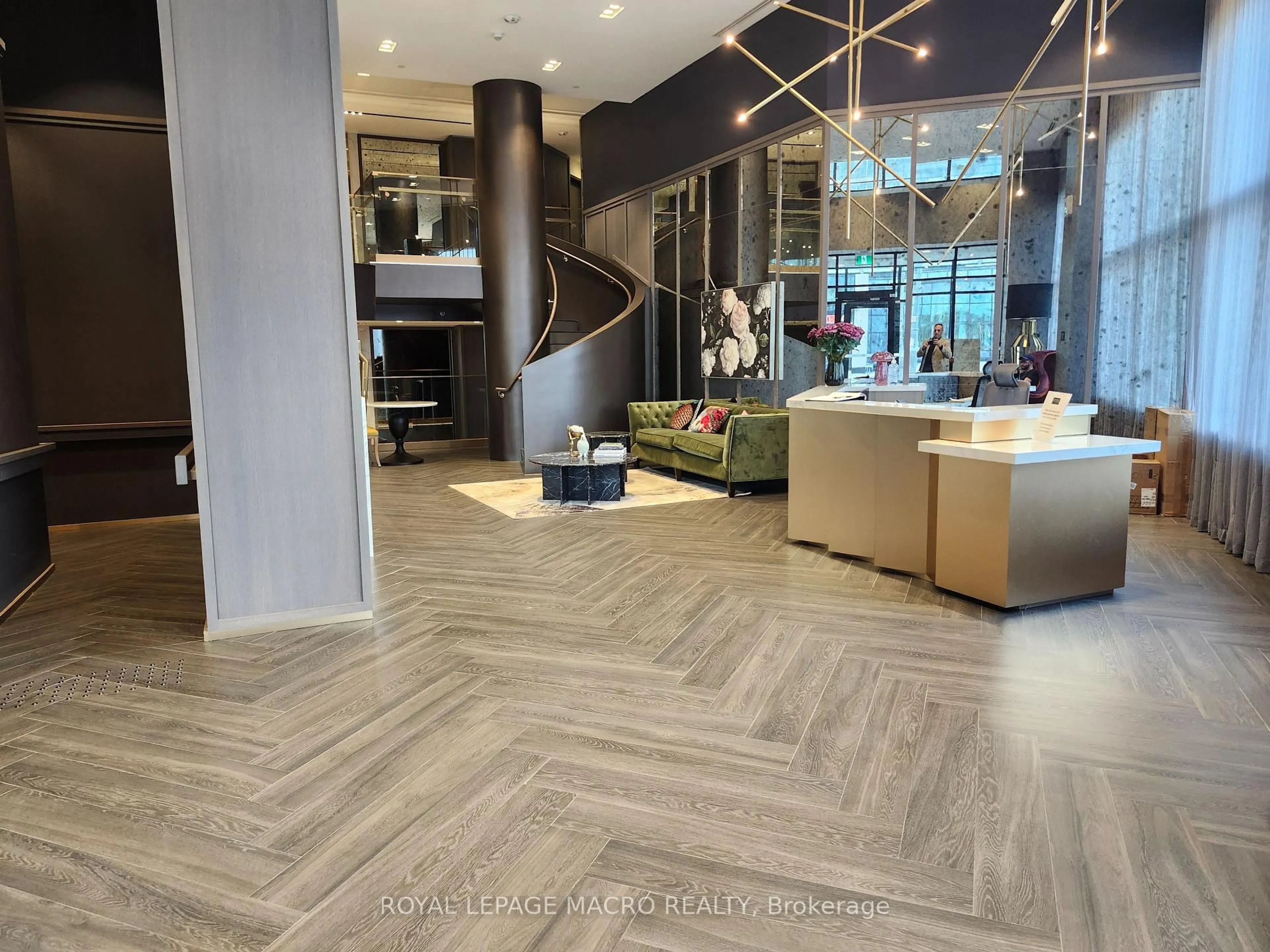 Unknown for 395 Dundas St #114, Oakville Ontario L6M 5R8