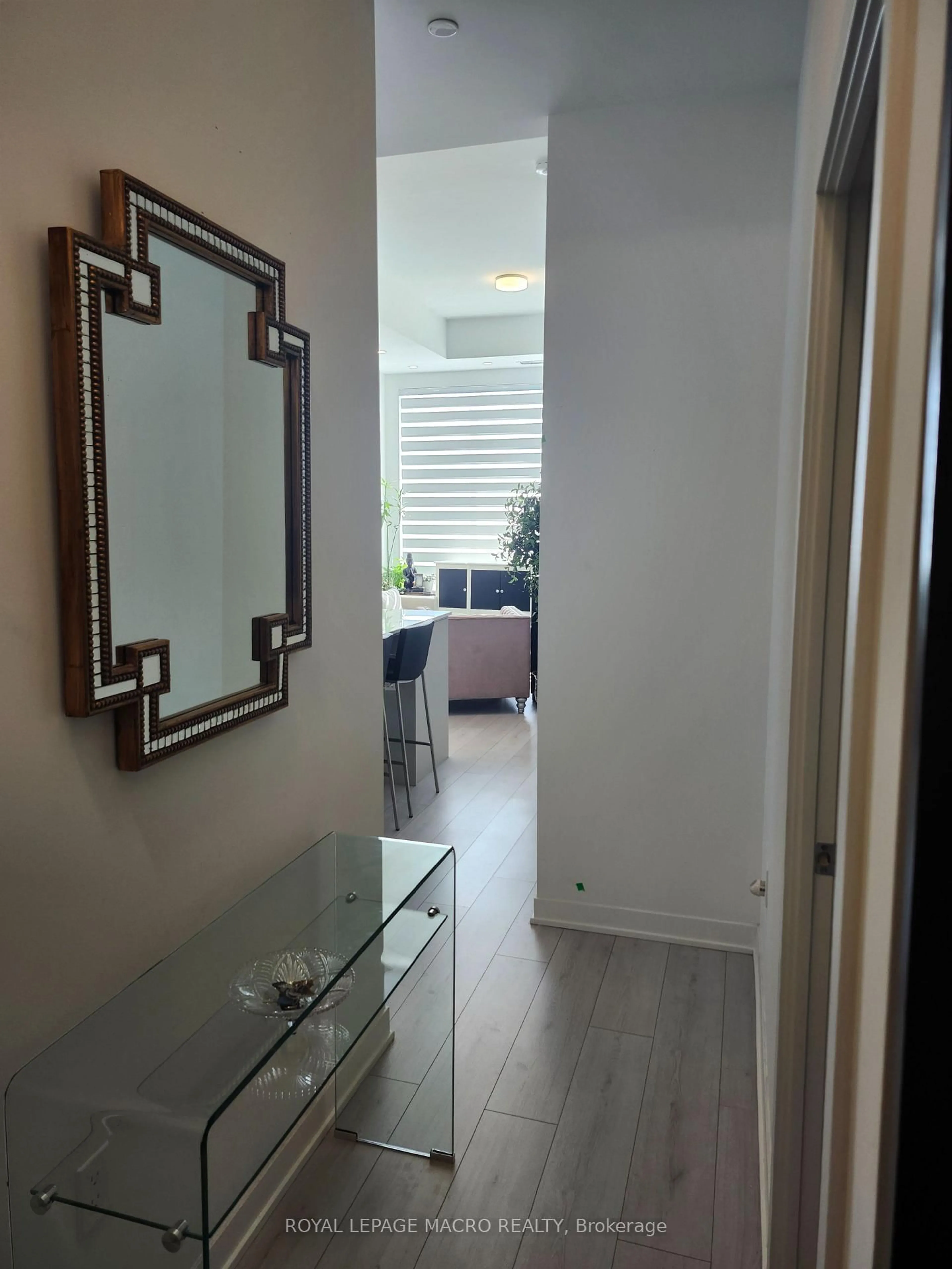 Indoor foyer for 395 Dundas St #114, Oakville Ontario L6M 5R8
