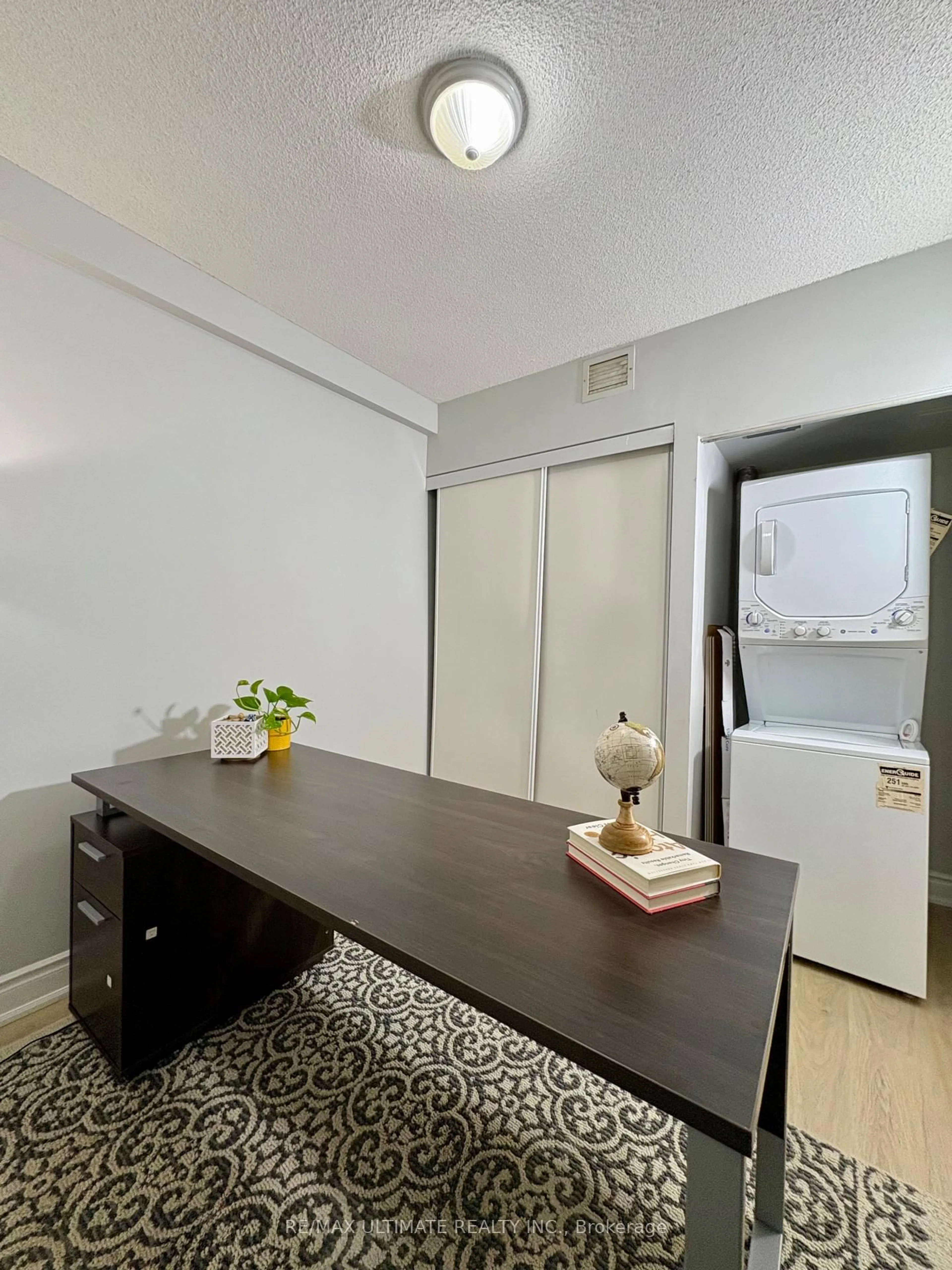 A pic of a room for 2464 Weston Rd #207, Toronto Ontario M9M 0A2