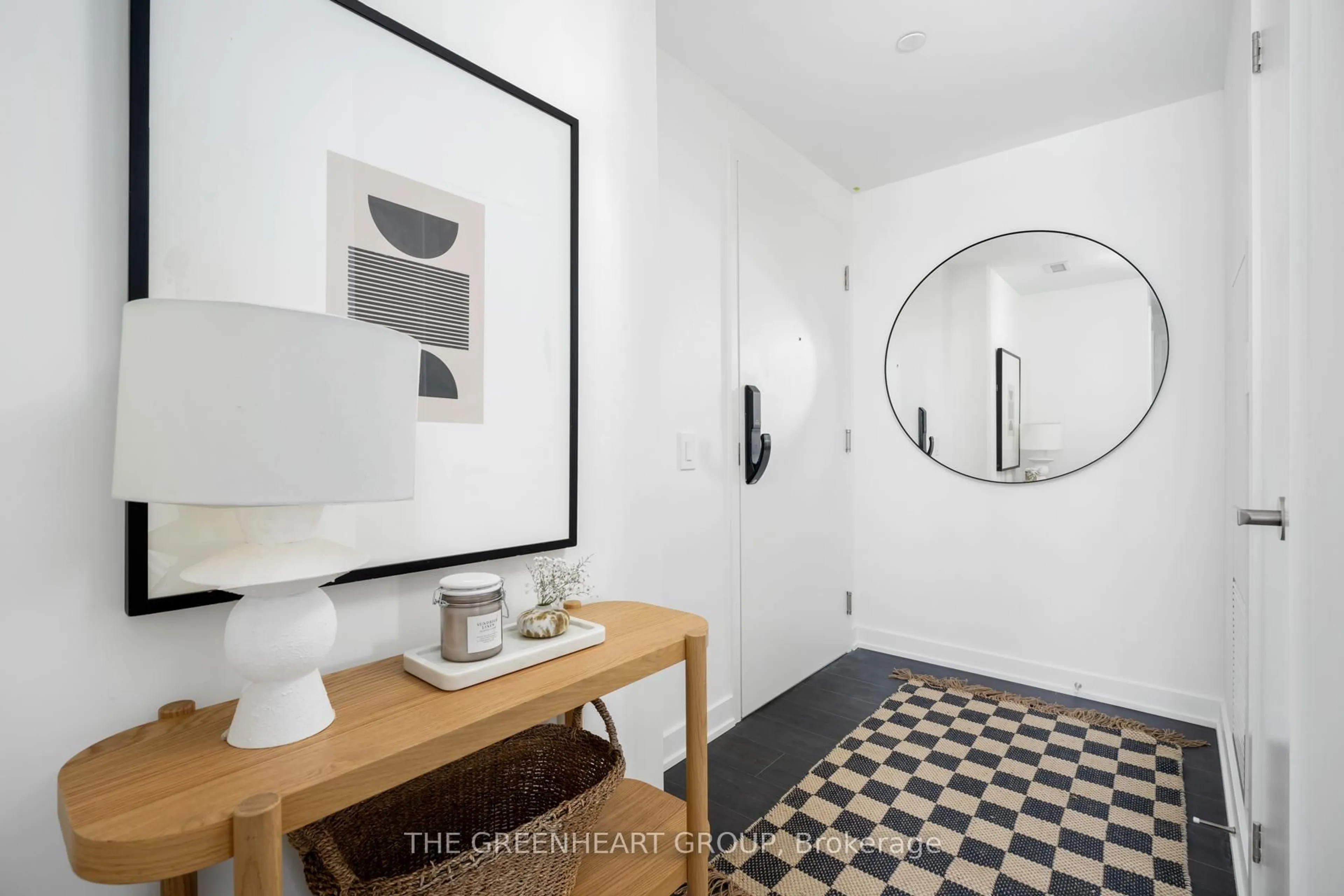 Indoor entryway for 28 Ann St #308, Mississauga Ontario L5G 0E1