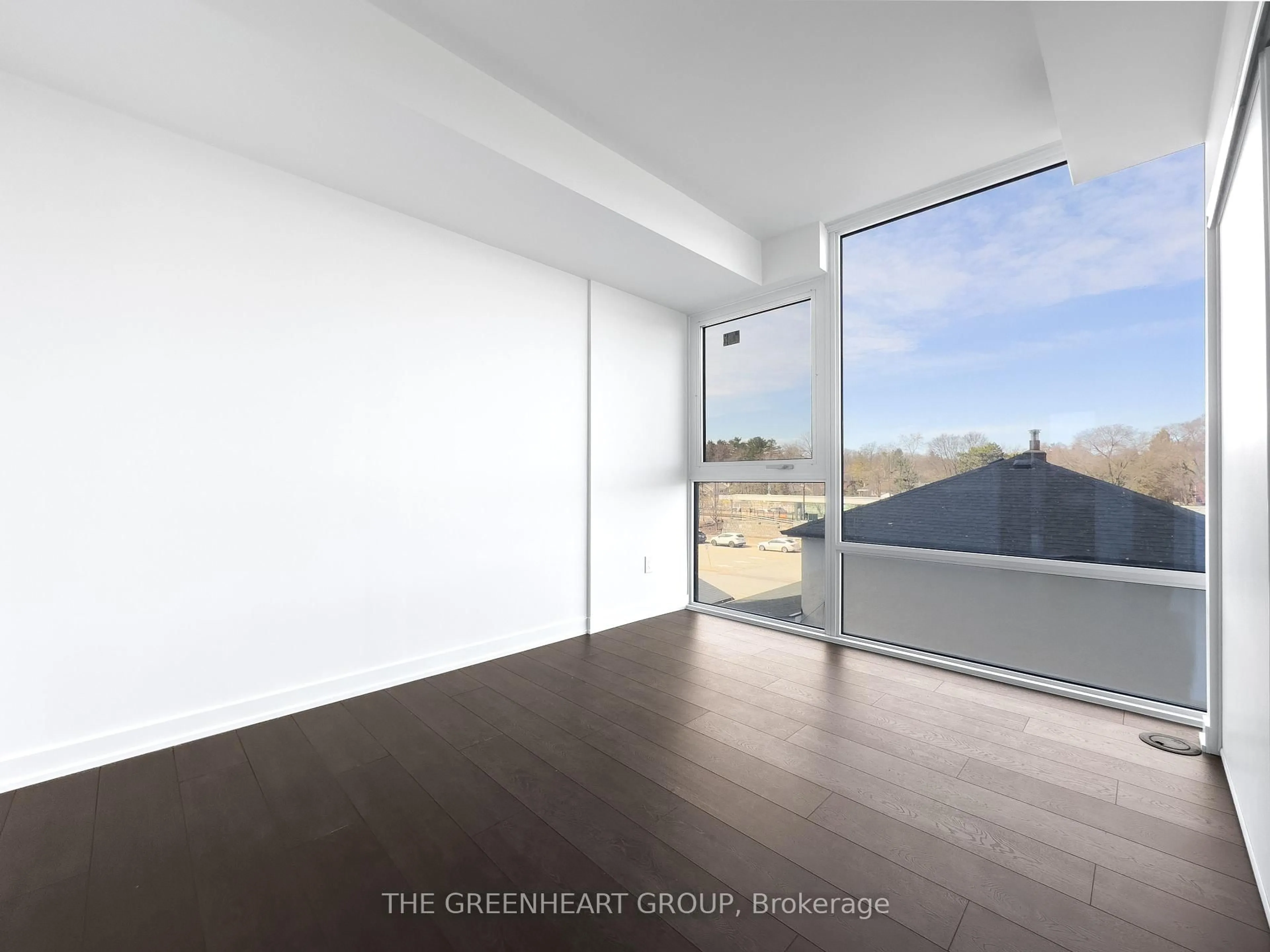 A pic of a room for 28 Ann St #221, Mississauga Ontario L5G 0E1
