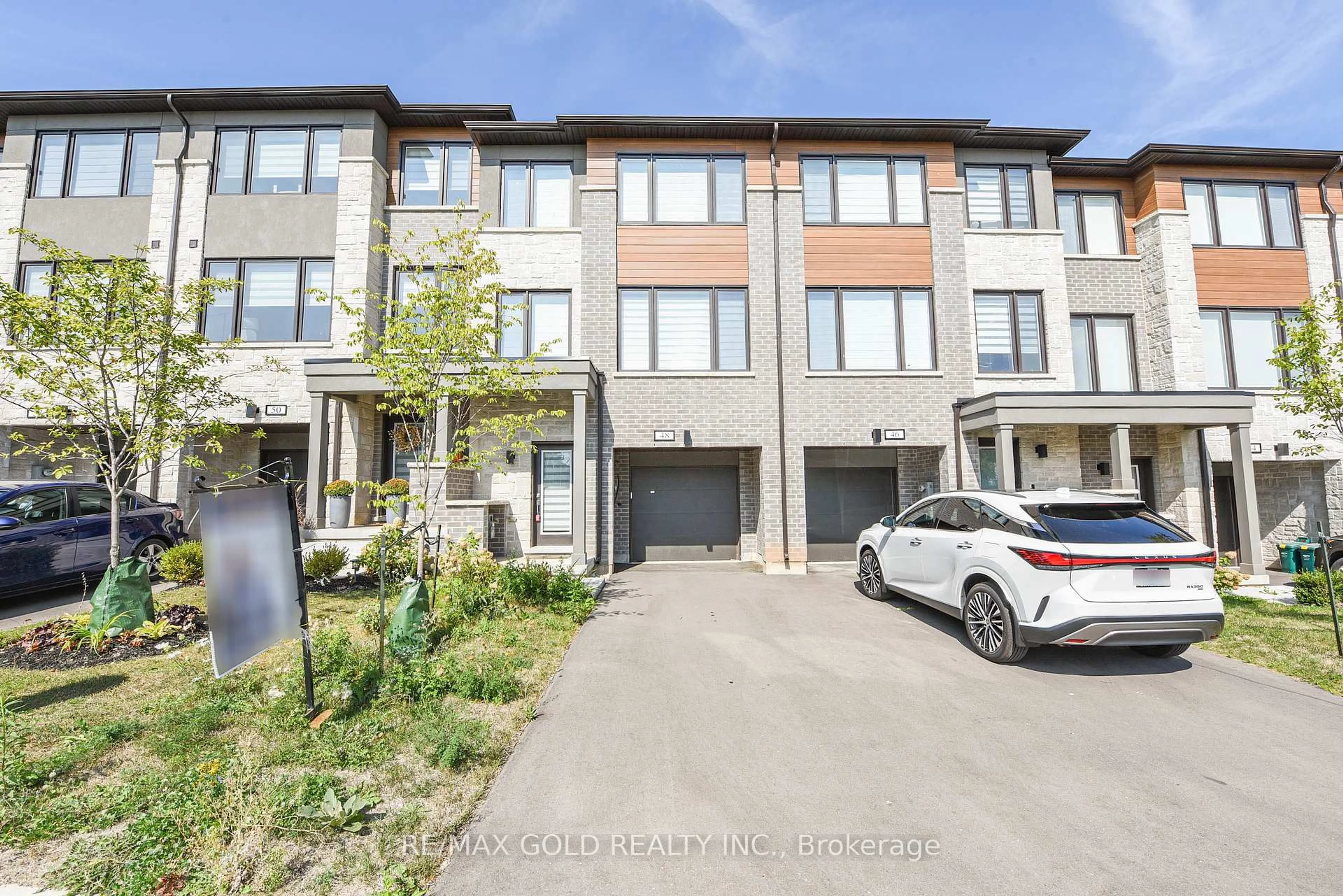 A pic from outside/outdoor area/front of a property/back of a property/a pic from drone, street for 48 Windtree Way, Halton Hills Ontario L7G 0P6