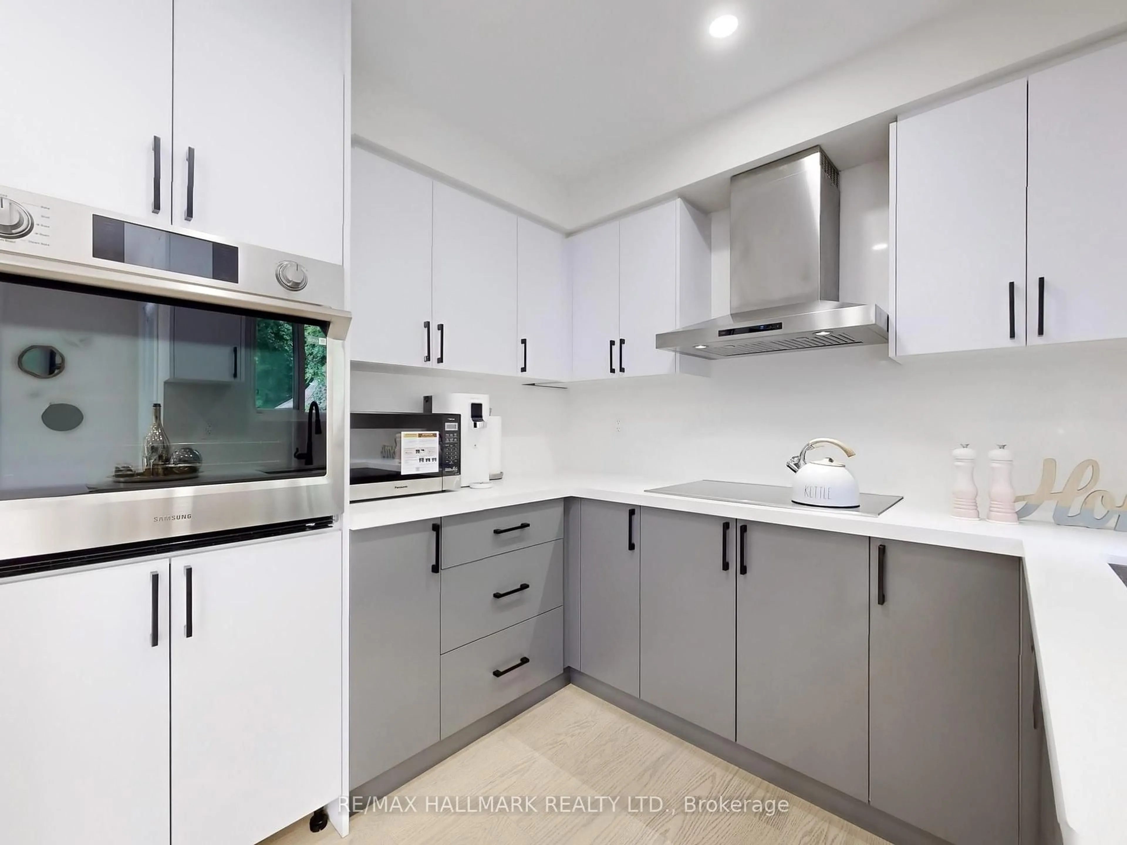 Standard kitchen, unknown for 1043 Freeman Tr, Milton Ontario L9T 5T3