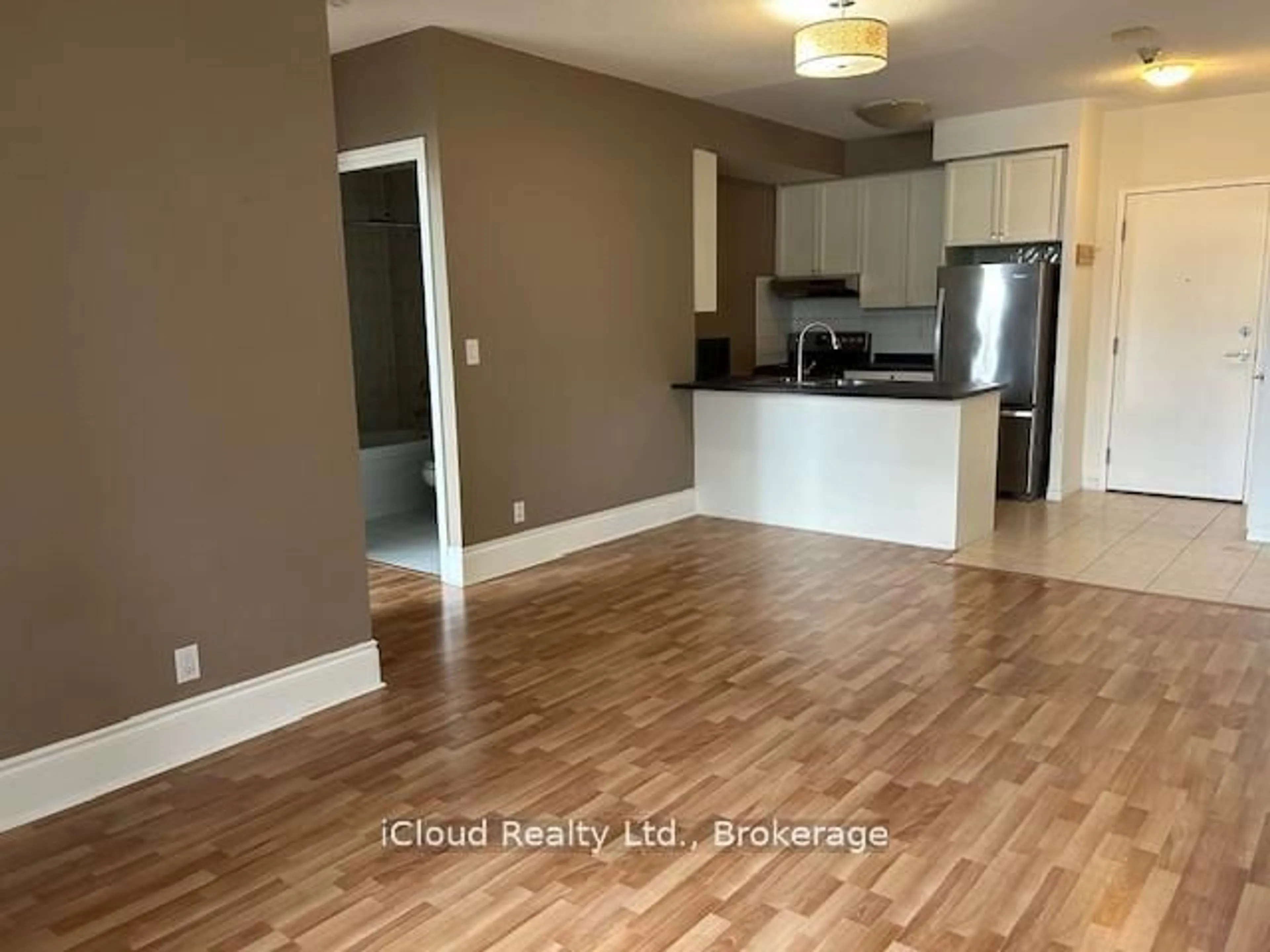 A pic of a room for 3888 Duke of York Blvd #236, Mississauga Ontario L5B 4P5