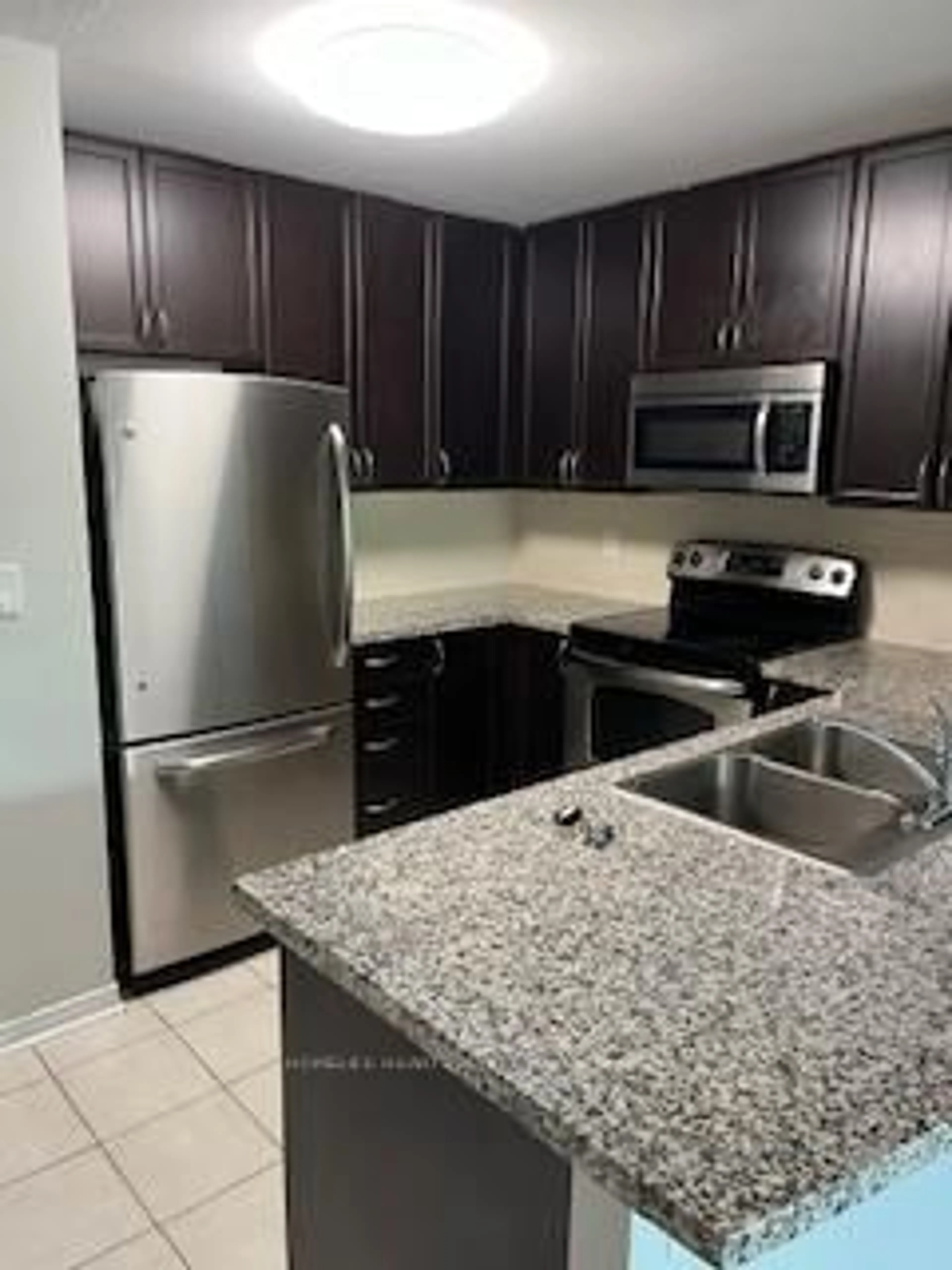 Standard kitchen, unknown for 4900 Glen Erin Dr #108, Mississauga Ontario L5M 7S2
