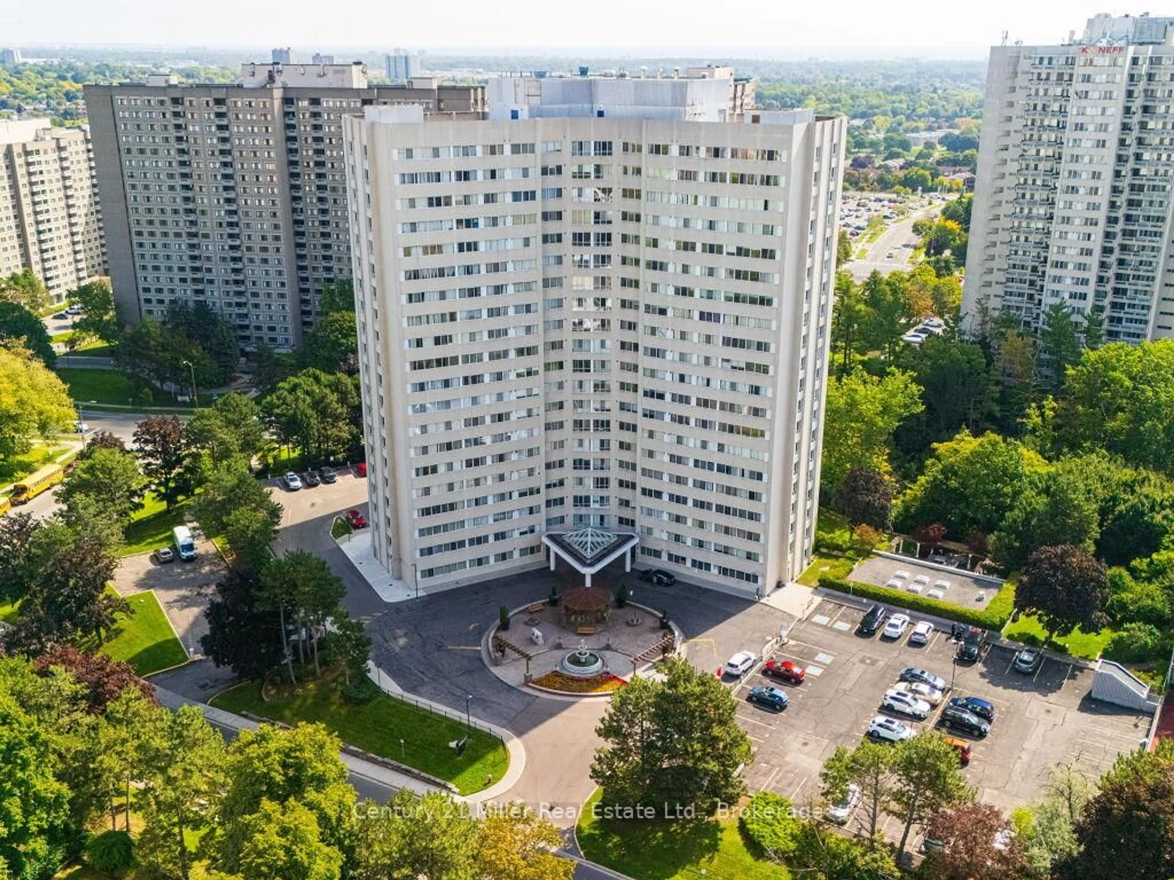 A pic from outside/outdoor area/front of a property/back of a property/a pic from drone, city buildings view from balcony for 3695 Kaneff Cres ##606, Mississauga Ontario L5A 4B6