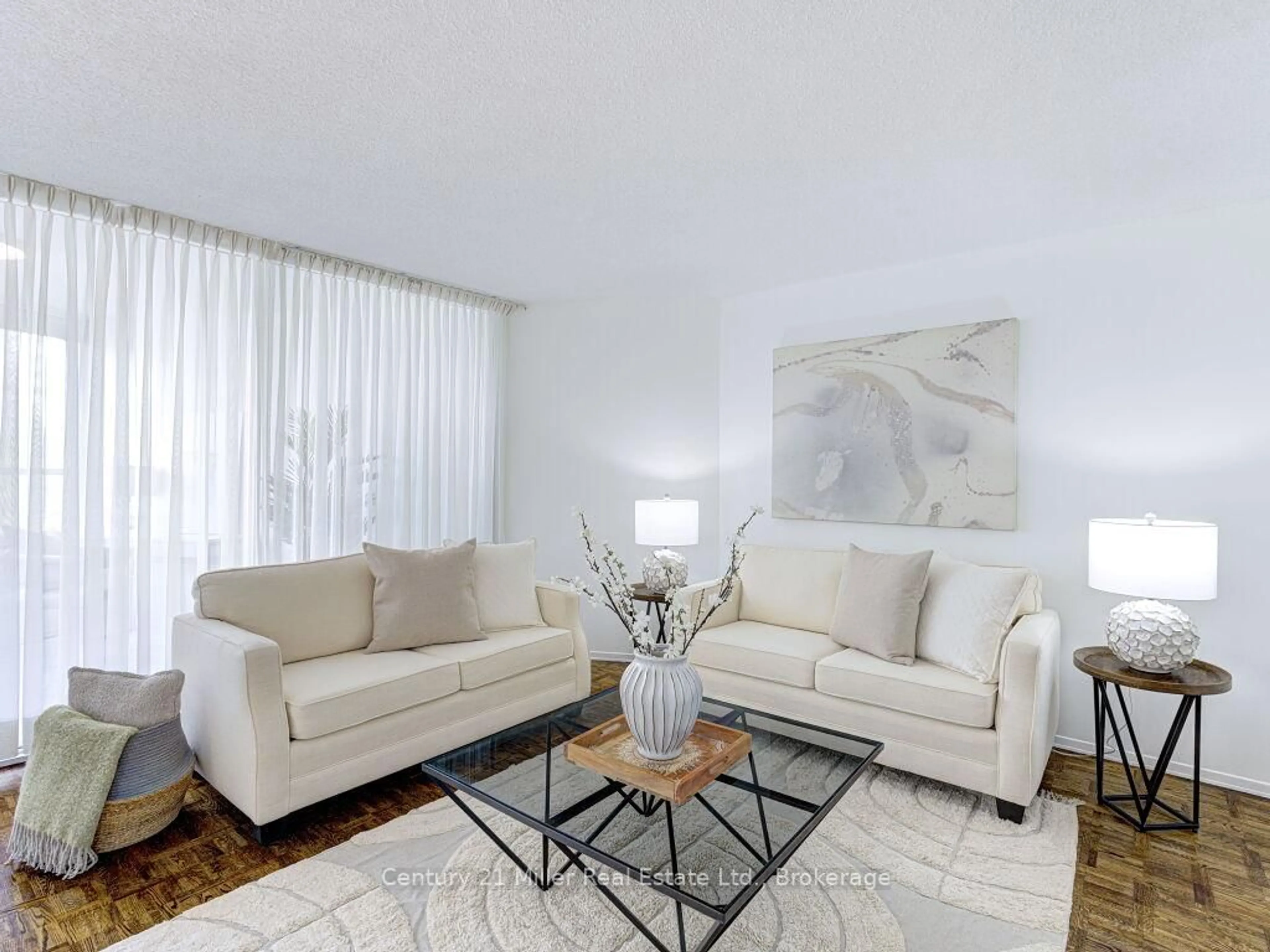 Living room with furniture, unknown for 3695 Kaneff Cres ##606, Mississauga Ontario L5A 4B6