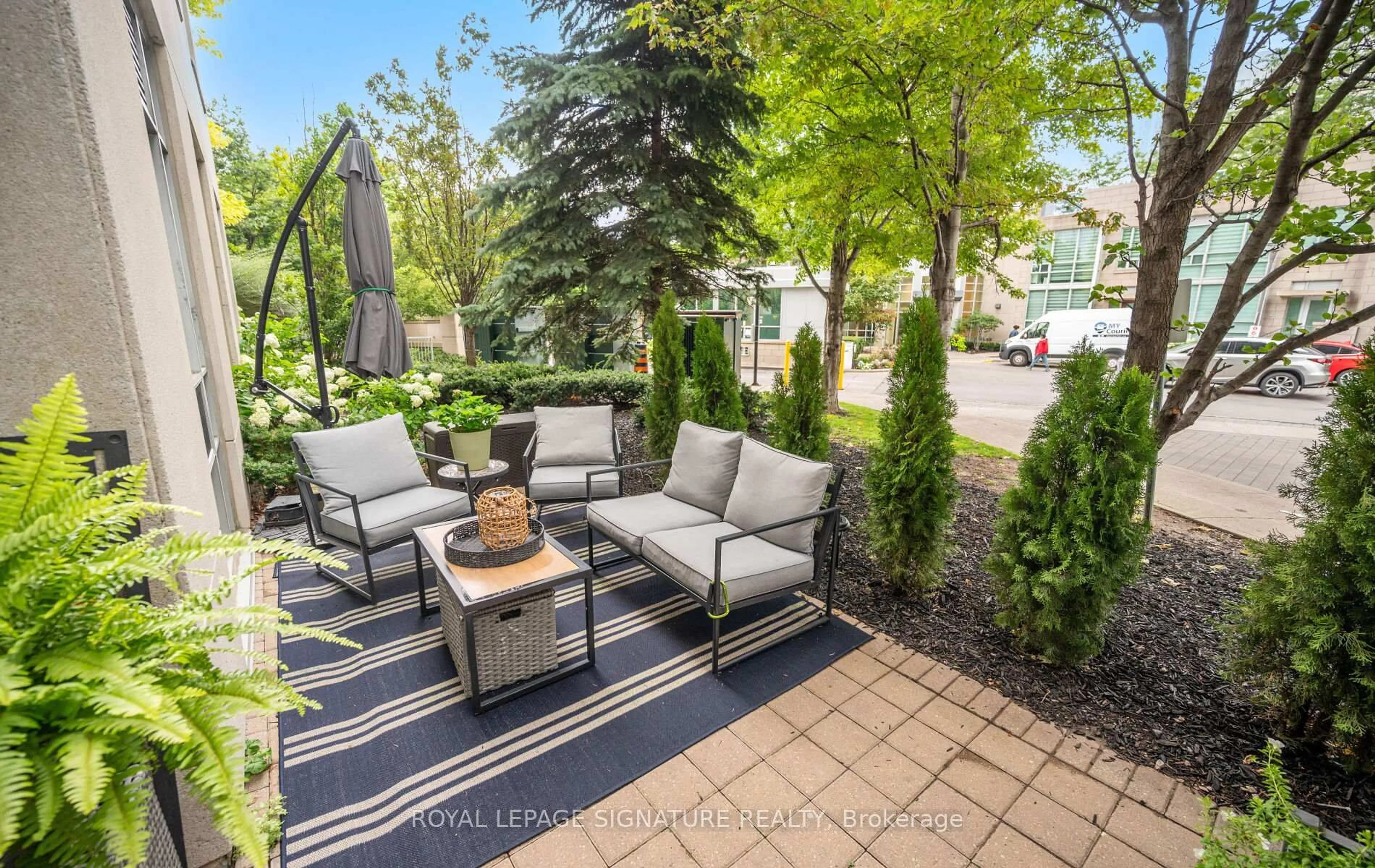 Patio, street for 80 Absolute Ave #104, Mississauga Ontario L4Z 0A5