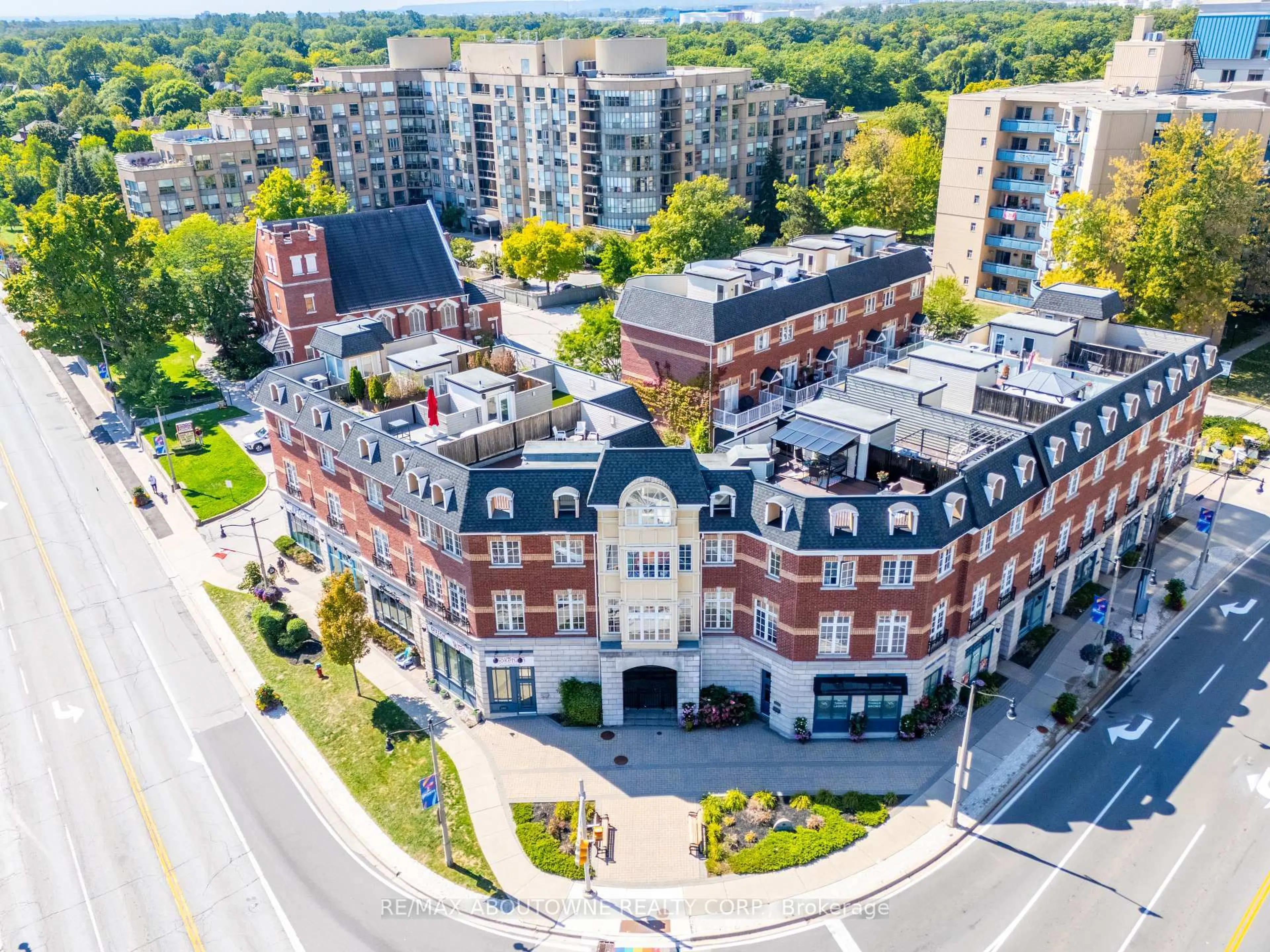 A pic from outside/outdoor area/front of a property/back of a property/a pic from drone, city buildings view from balcony for 120 Bronte Rd #8, Oakville Ontario L6L 3C1