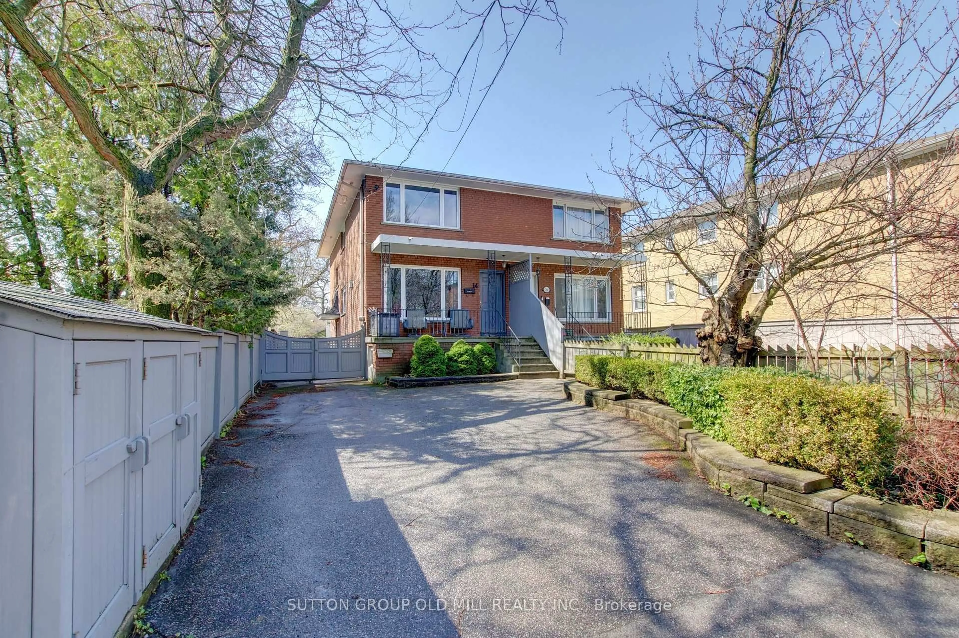 A pic from outside/outdoor area/front of a property/back of a property/a pic from drone, street for 14 Louisa St, Toronto Ontario M8V 2K6