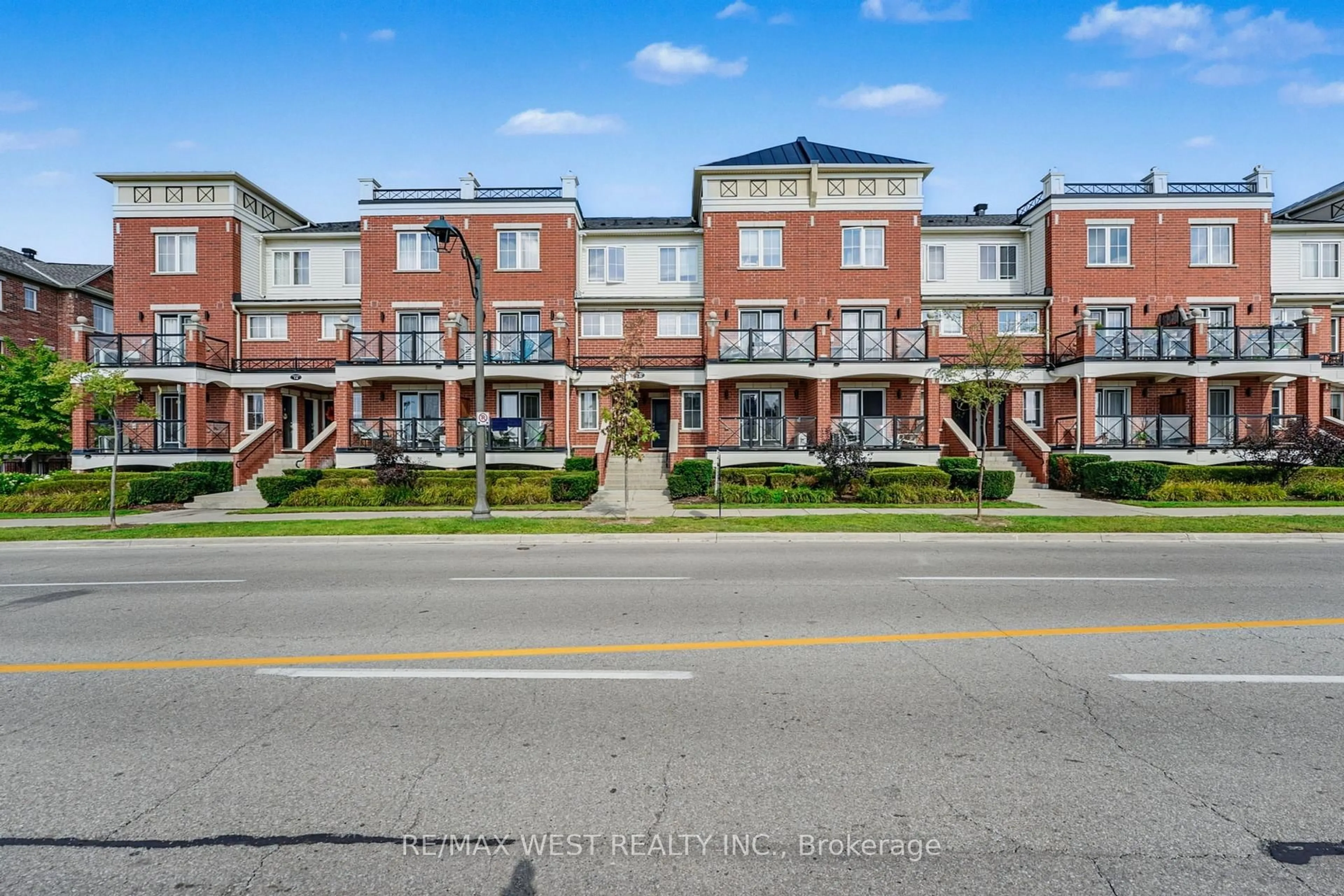 Home with brick exterior material, street for 15 Hays Blvd #12, Oakville Ontario L6H 0H8