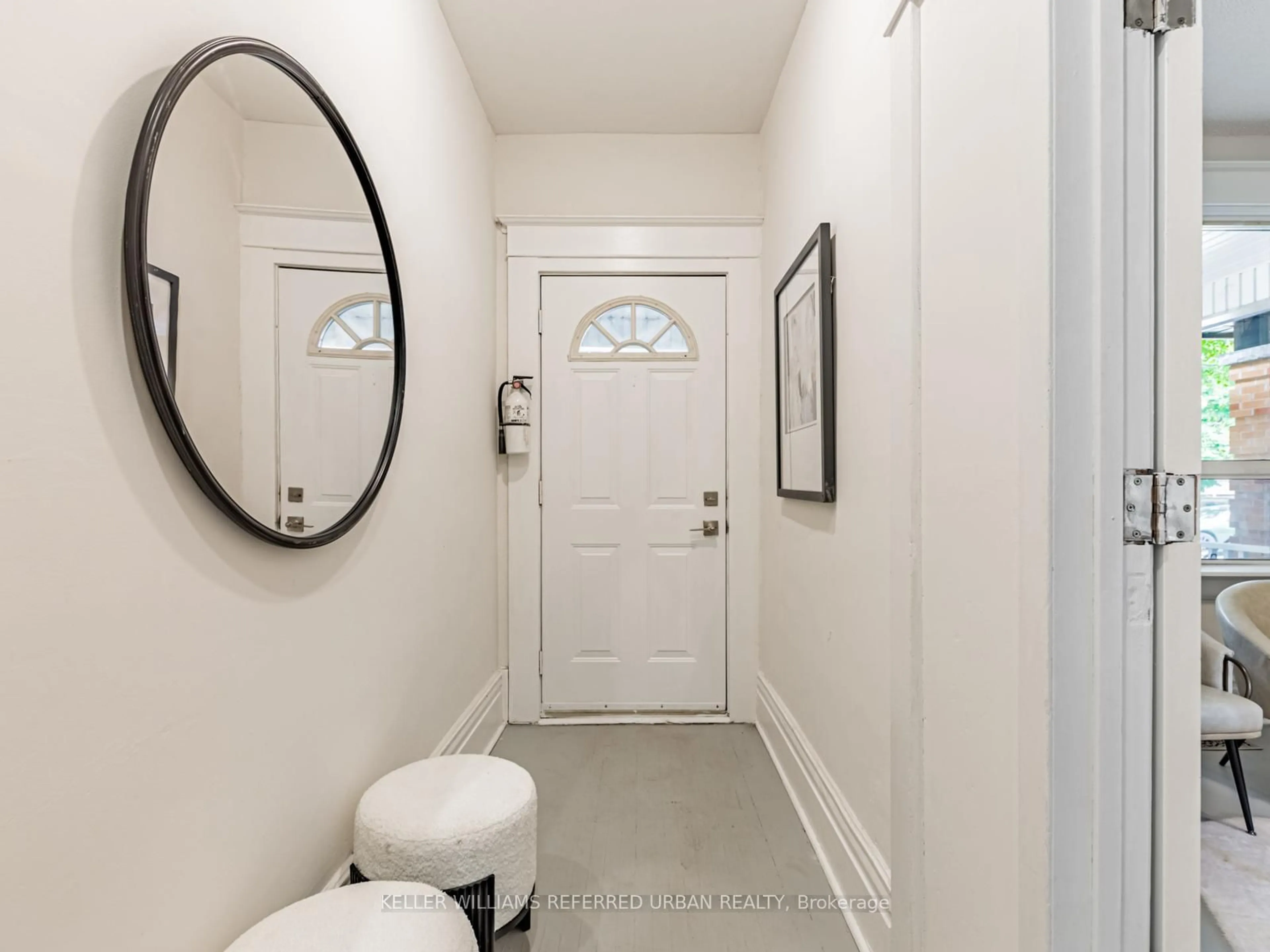 Indoor entryway for 199 Indian Road Cres, Toronto Ontario M6P 2G6