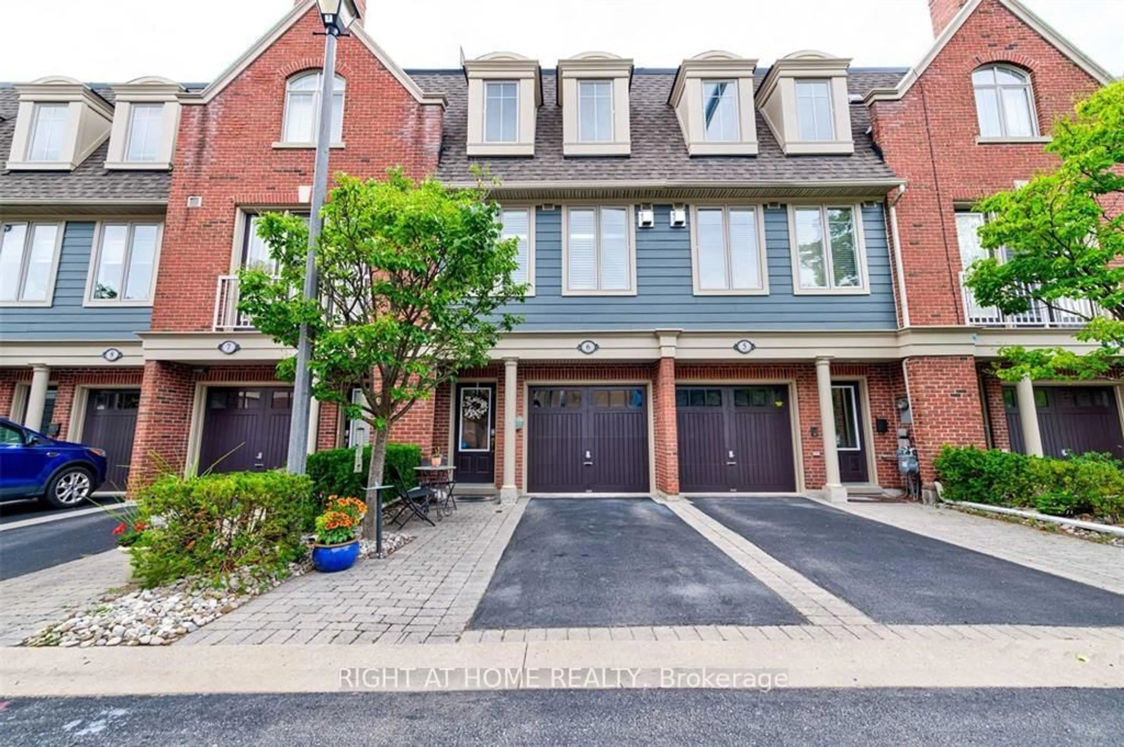 Home with brick exterior material, street for 99 BRANT St #6, Oakville Ontario L6K 2Z5