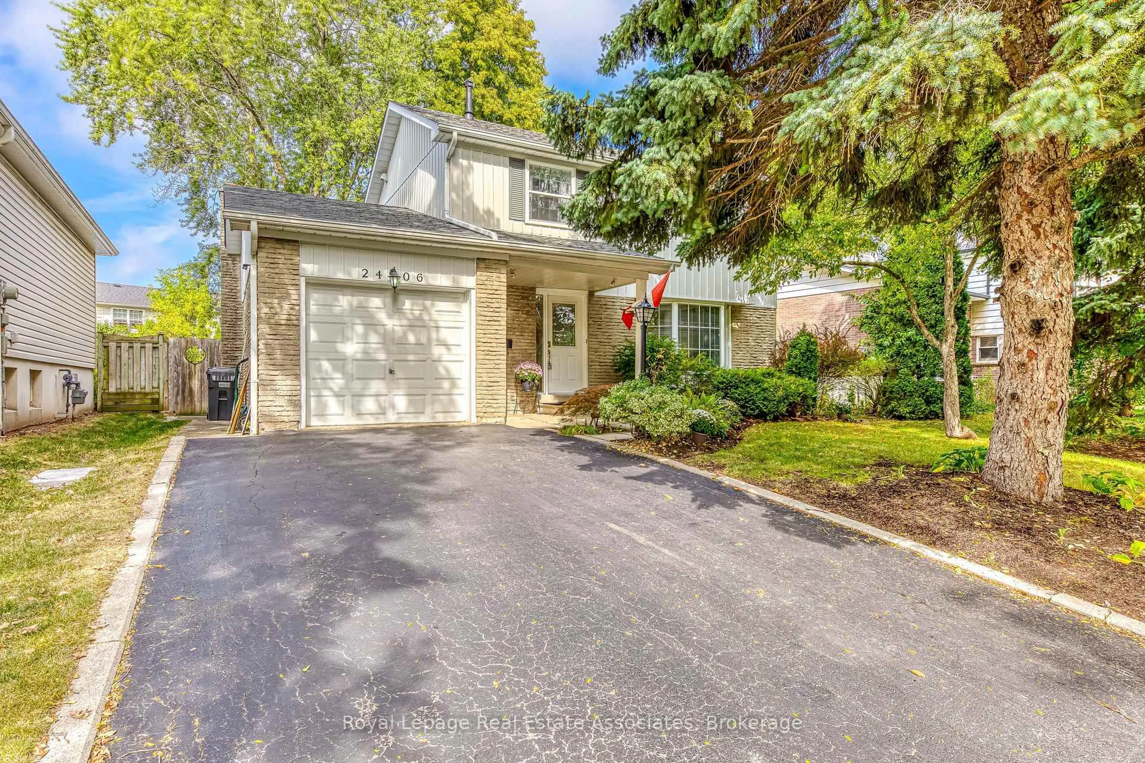 Unknown for 2406 Buttonbush Cres, Mississauga Ontario L5L 1C5