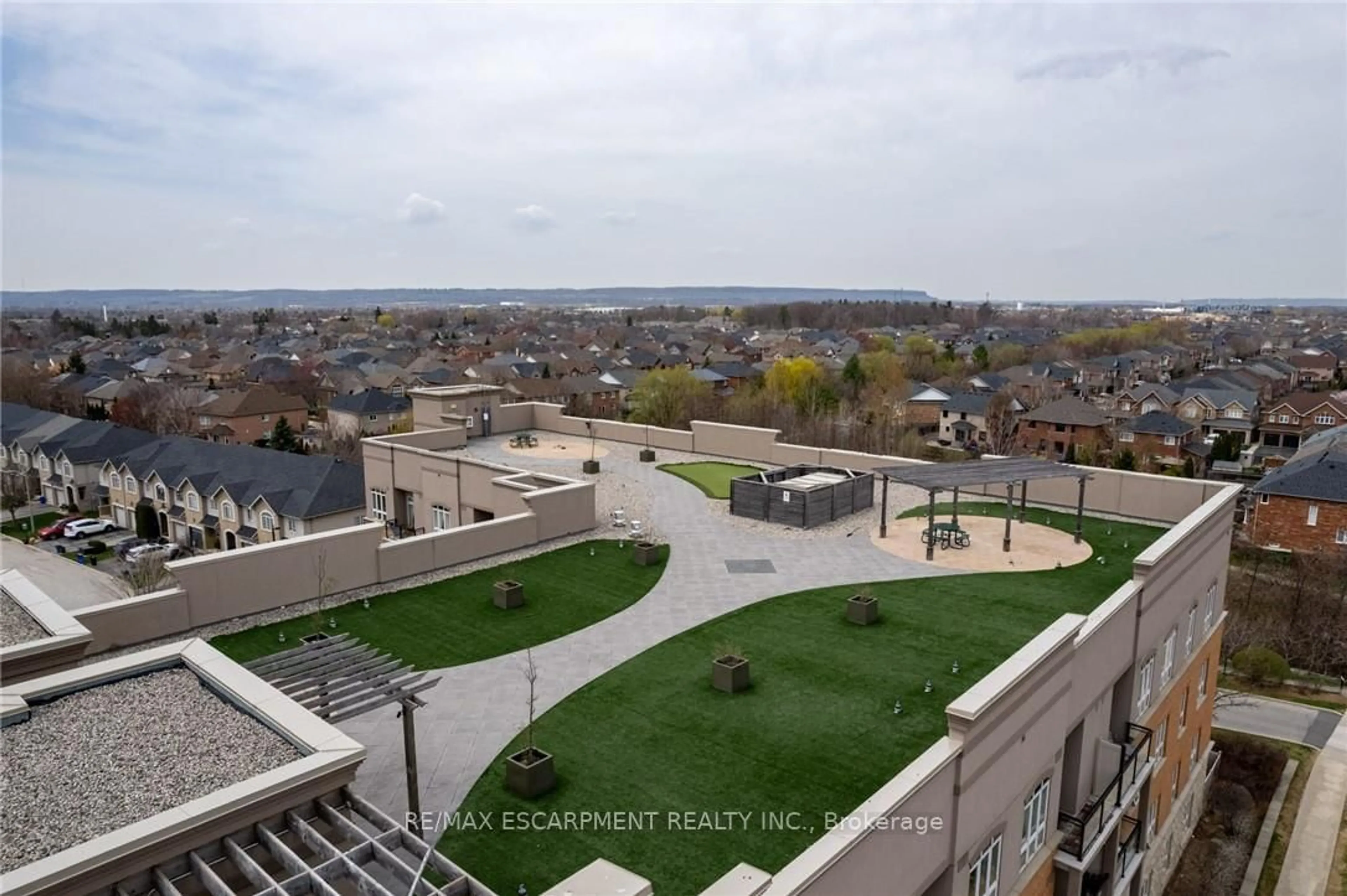 A pic from outside/outdoor area/front of a property/back of a property/a pic from drone, city buildings view from balcony for 5317 Upper Middle Rd #316, Burlington Ontario L7L 0G8