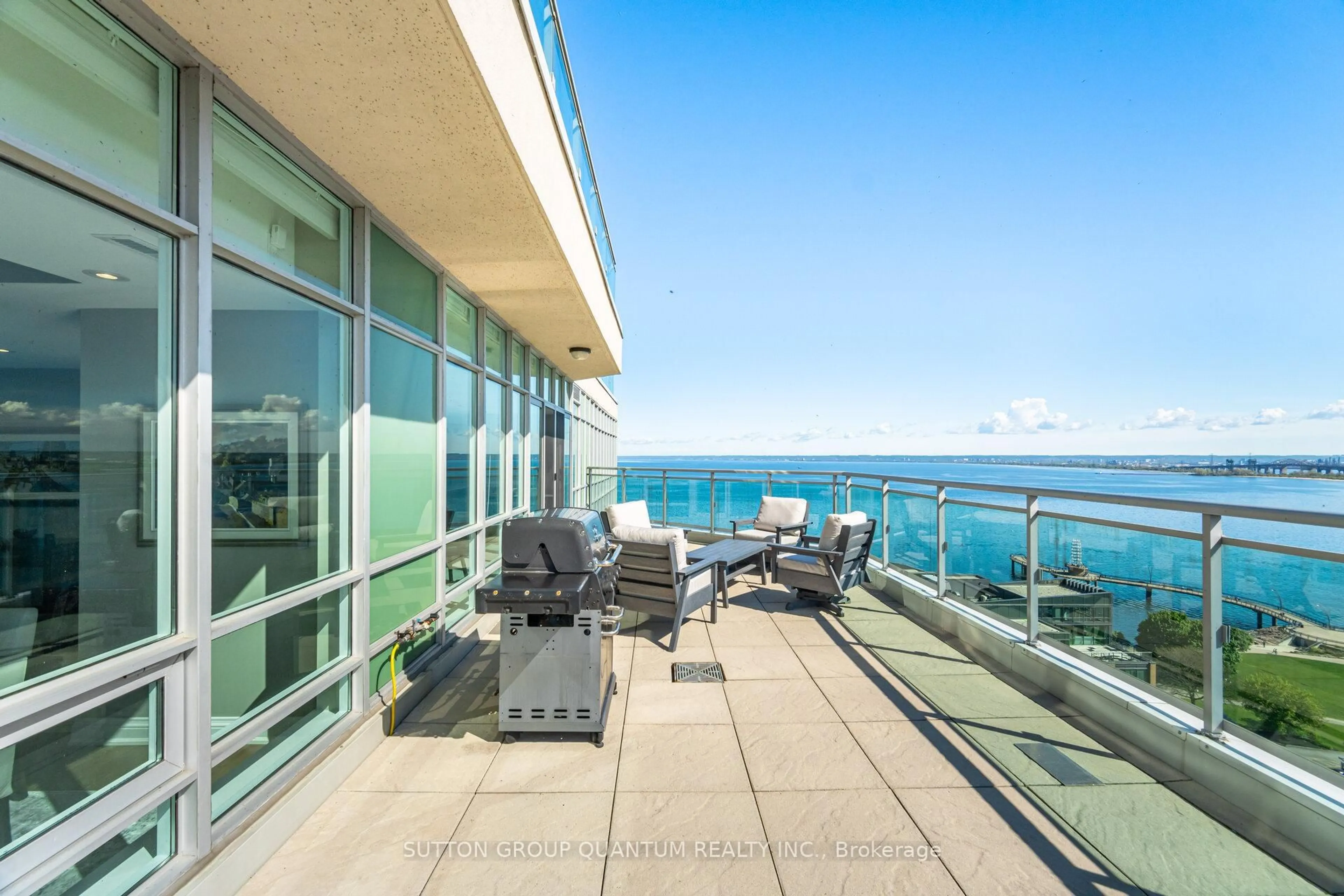 Patio, water/lake/river/ocean view for 360 Pearl St #PH2, Burlington Ontario L7R 1E1