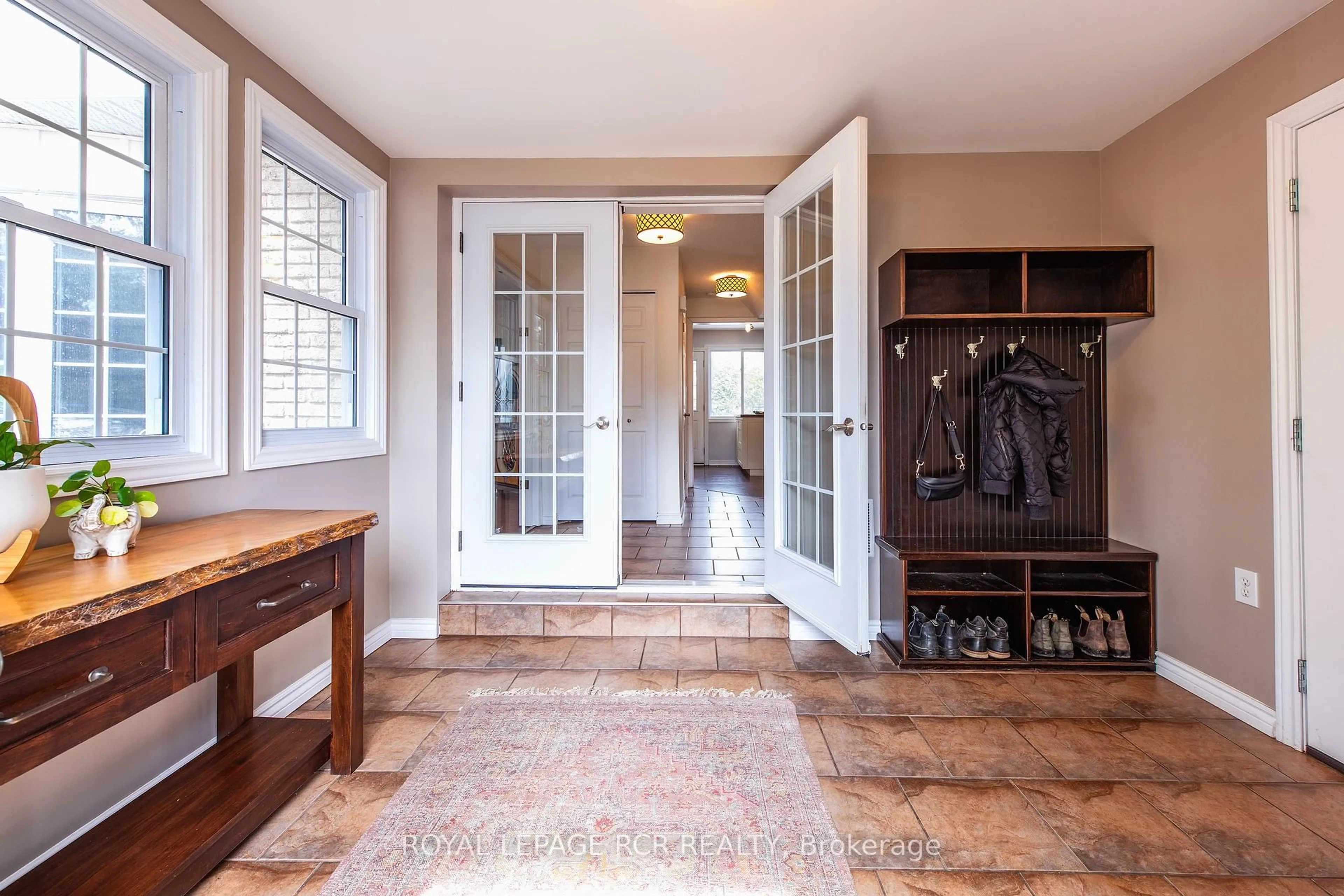 Indoor entryway for 35 Elm Ave, Orangeville Ontario L9W 3G3