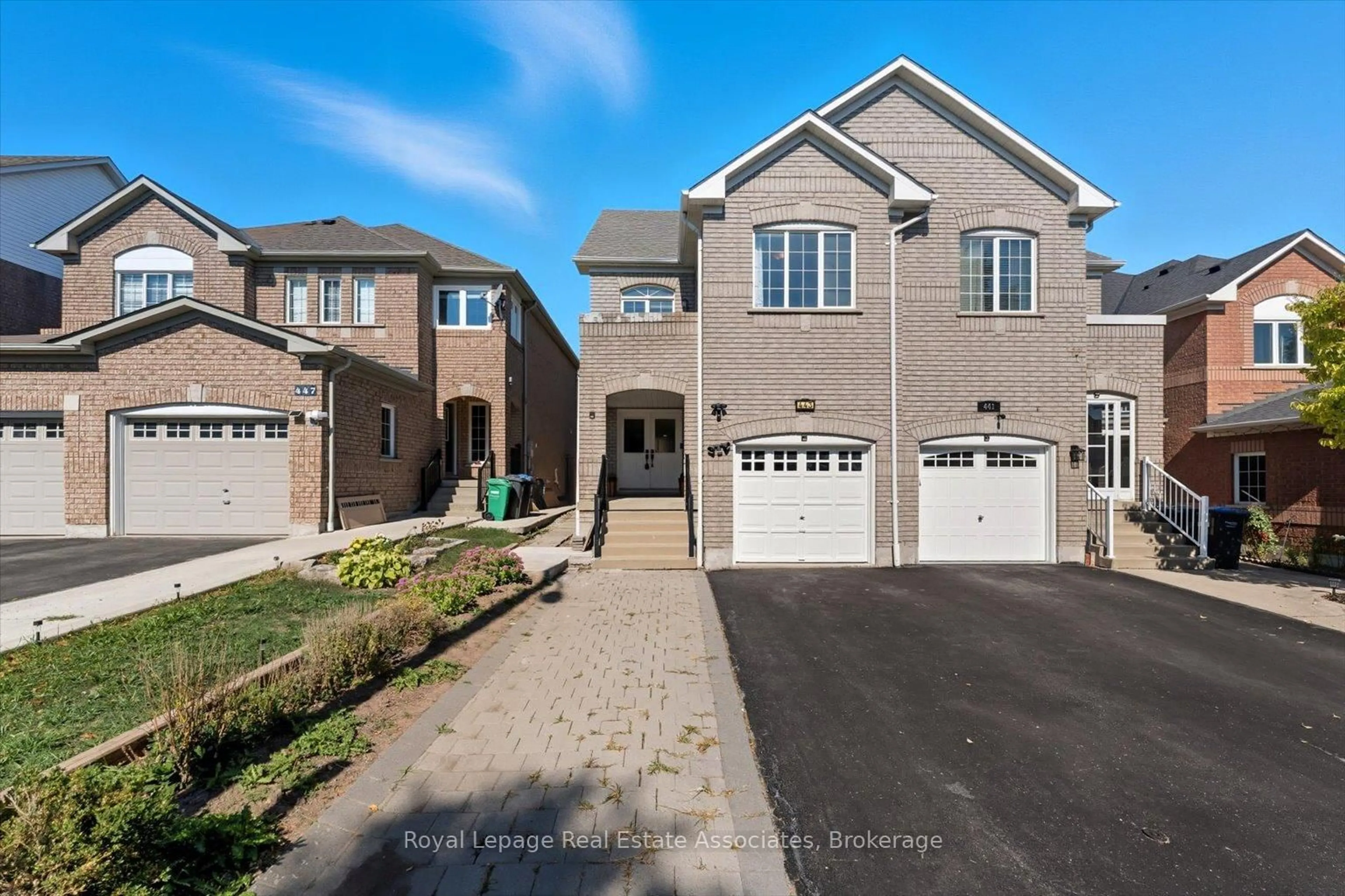 Unknown for 443 Stonetree Crt, Mississauga Ontario L5B 4H3